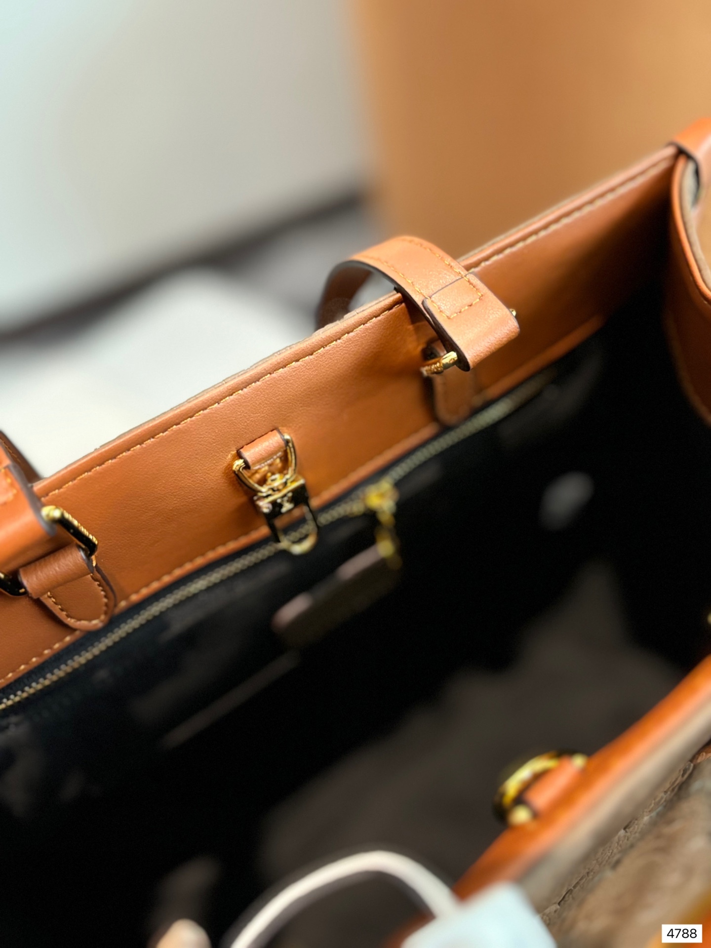 louis-new-arrival-onthego-monogram-empreinte-bag-size-34-cm-6536