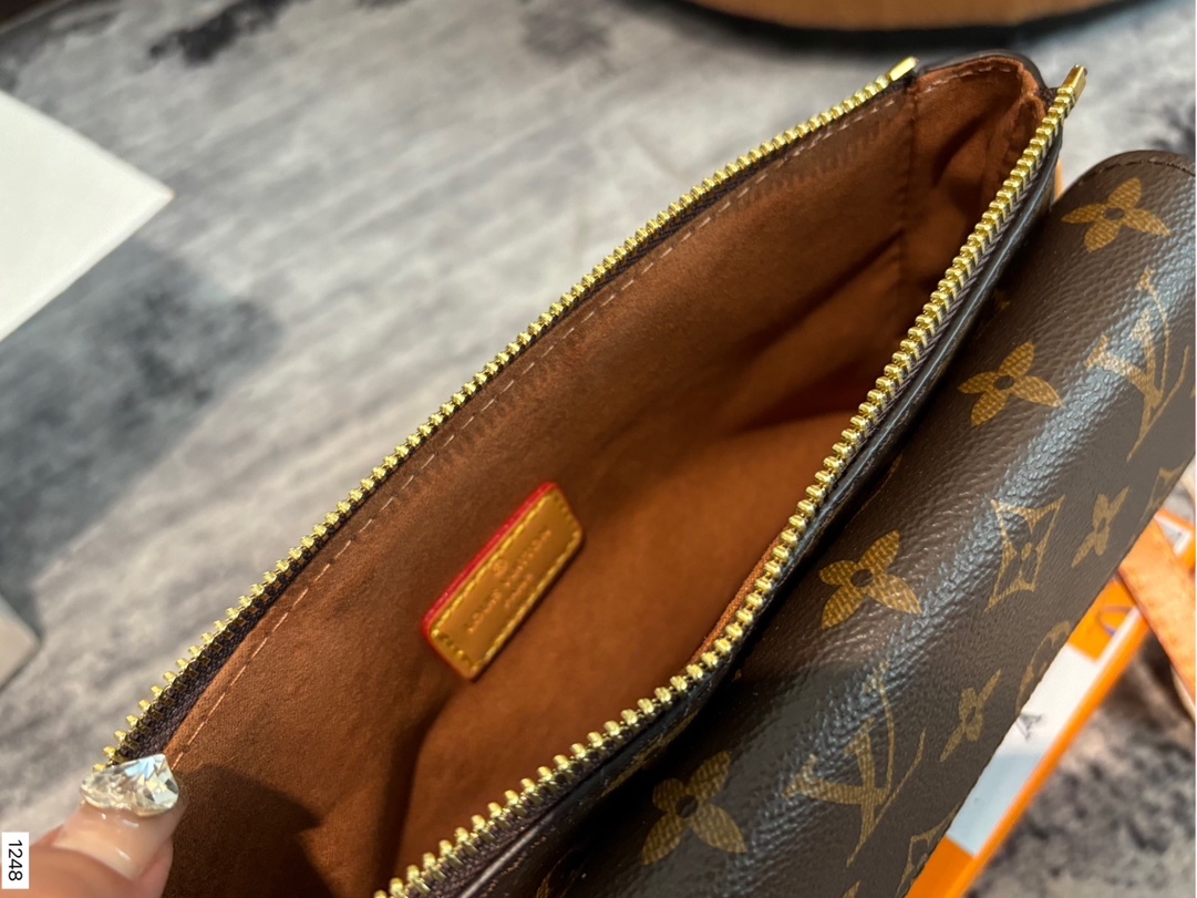 louis-new-arrival-mini-bag-size-24-13-cm-4017