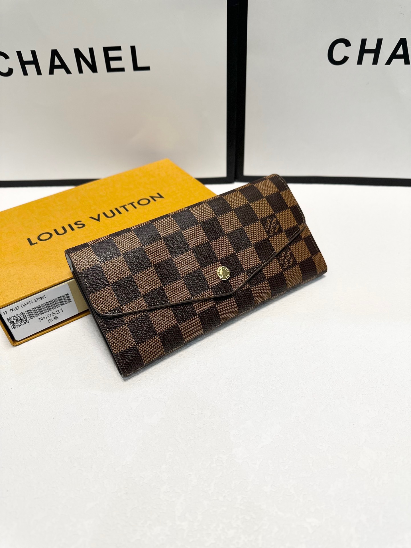 louis-new-arrival-wallet-size-19x10-cm-821