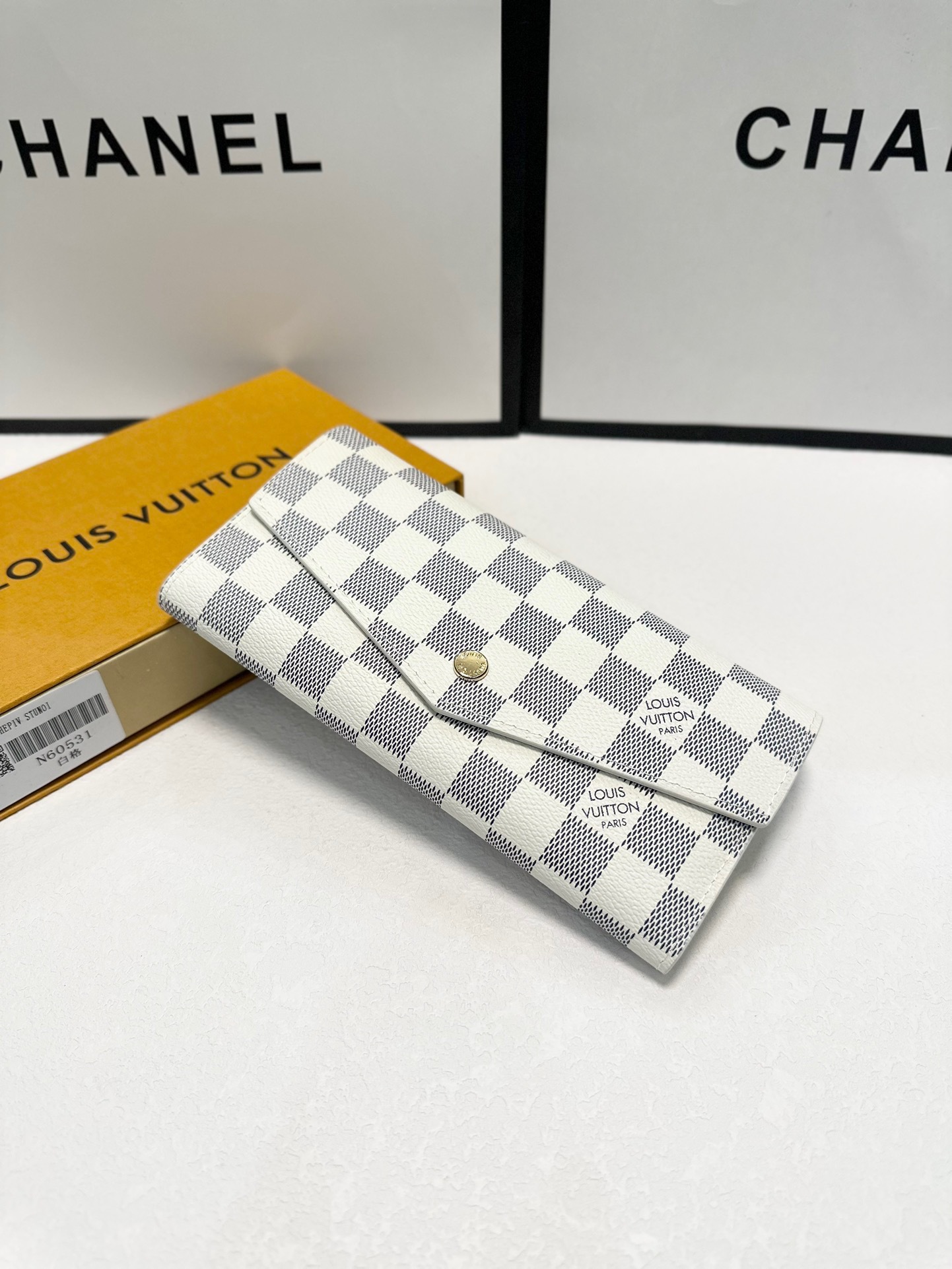 louis-new-arrival-wallet-size-19x10-cm-821