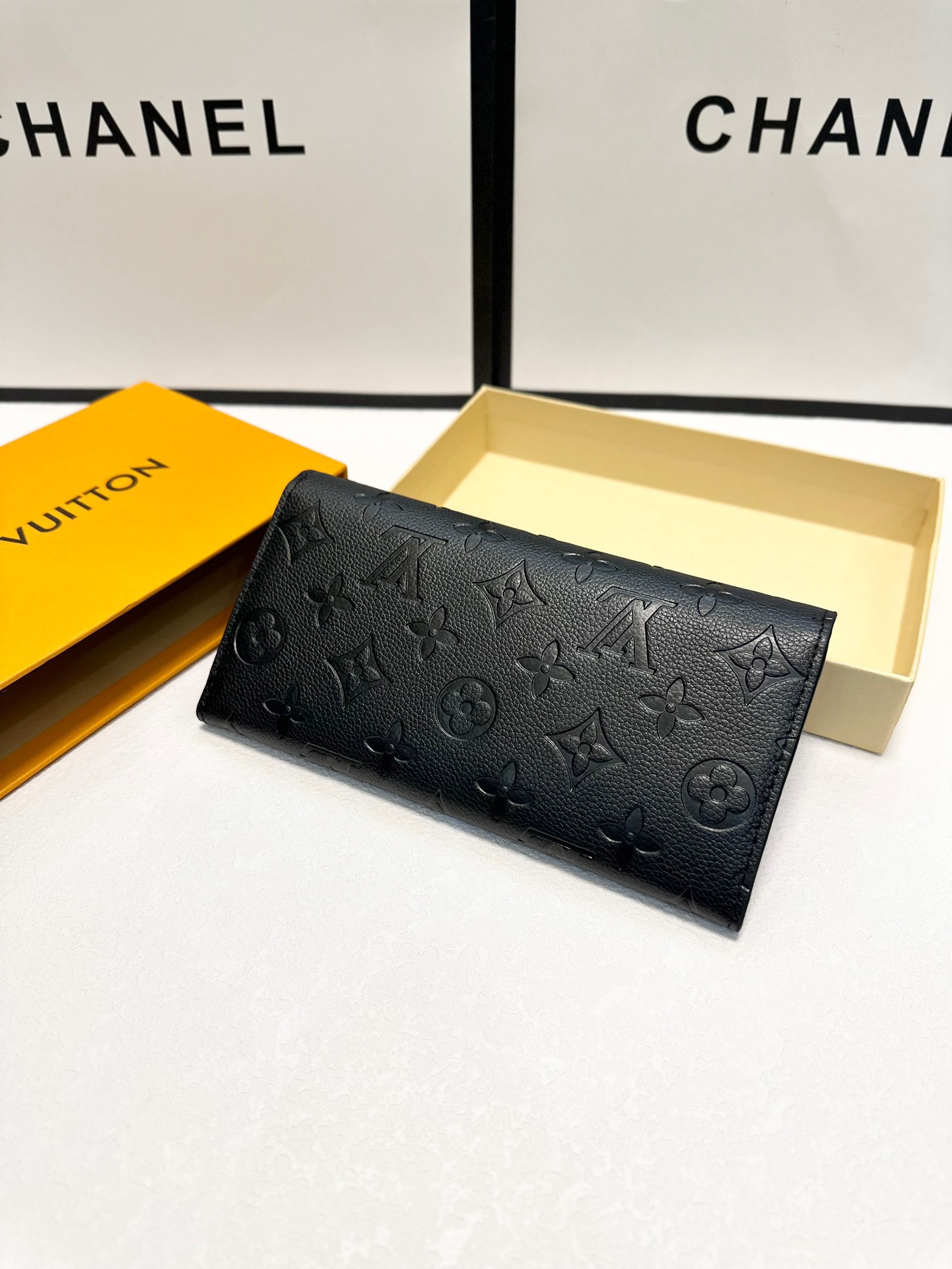 louis-new-arrival-wallet-02-size-19x10-cm-6108