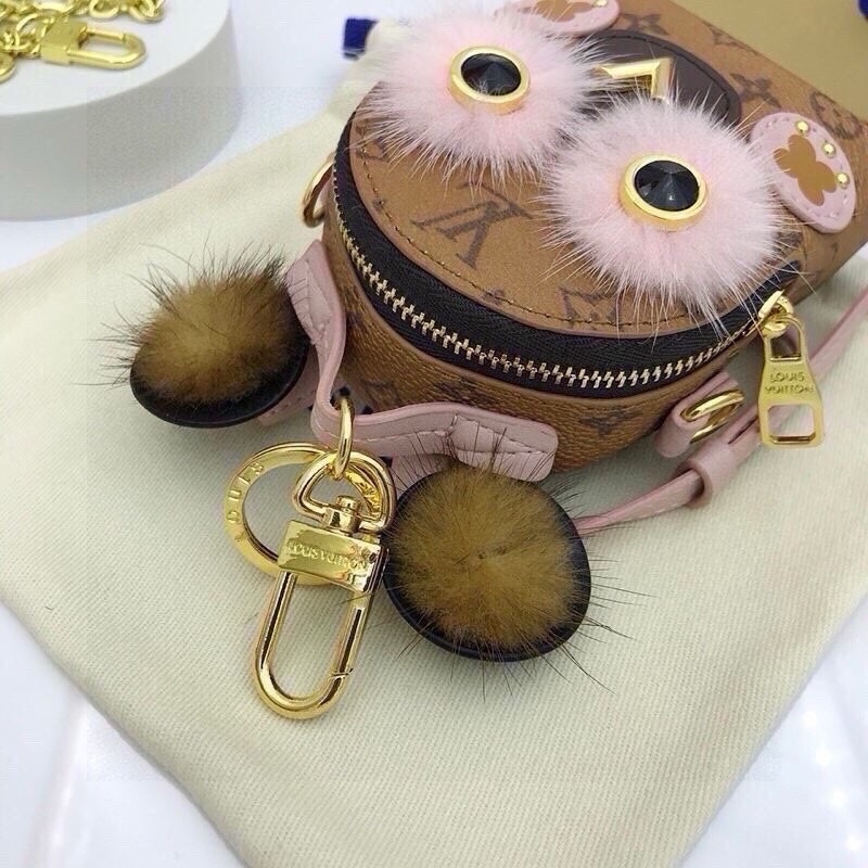 louis-m69552-palm-springs-bear-mini-key-chain-purse-7782