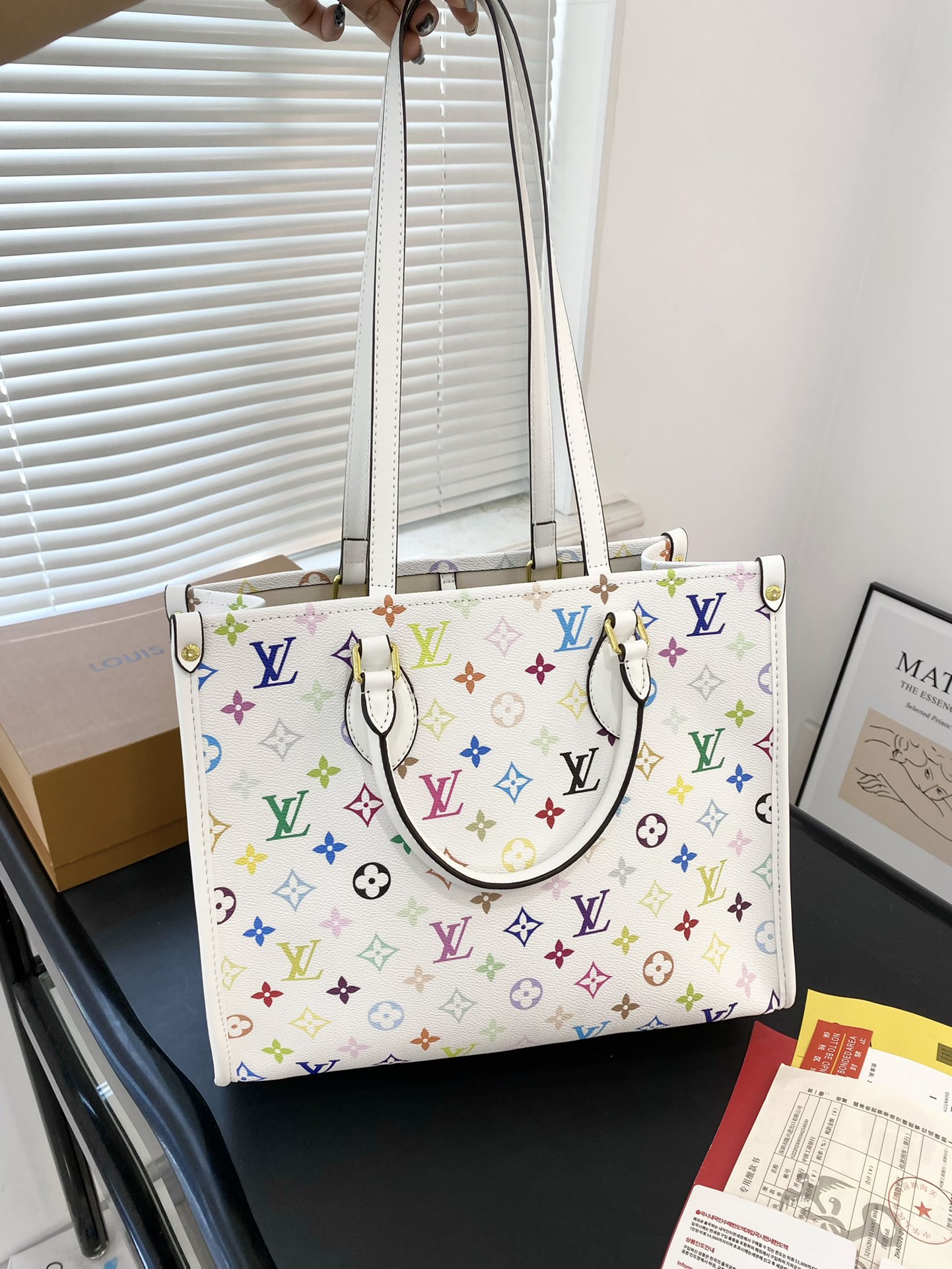 Louis new arrival onthego tote bag size : 35 cm