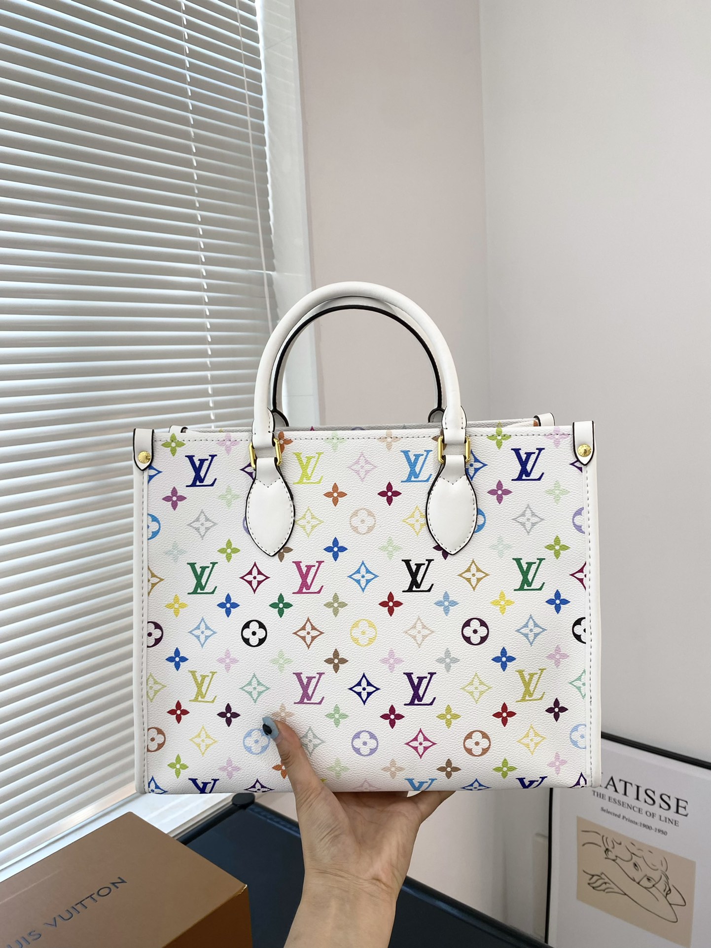 Louis new arrival onthego tote bag size : 35 cm