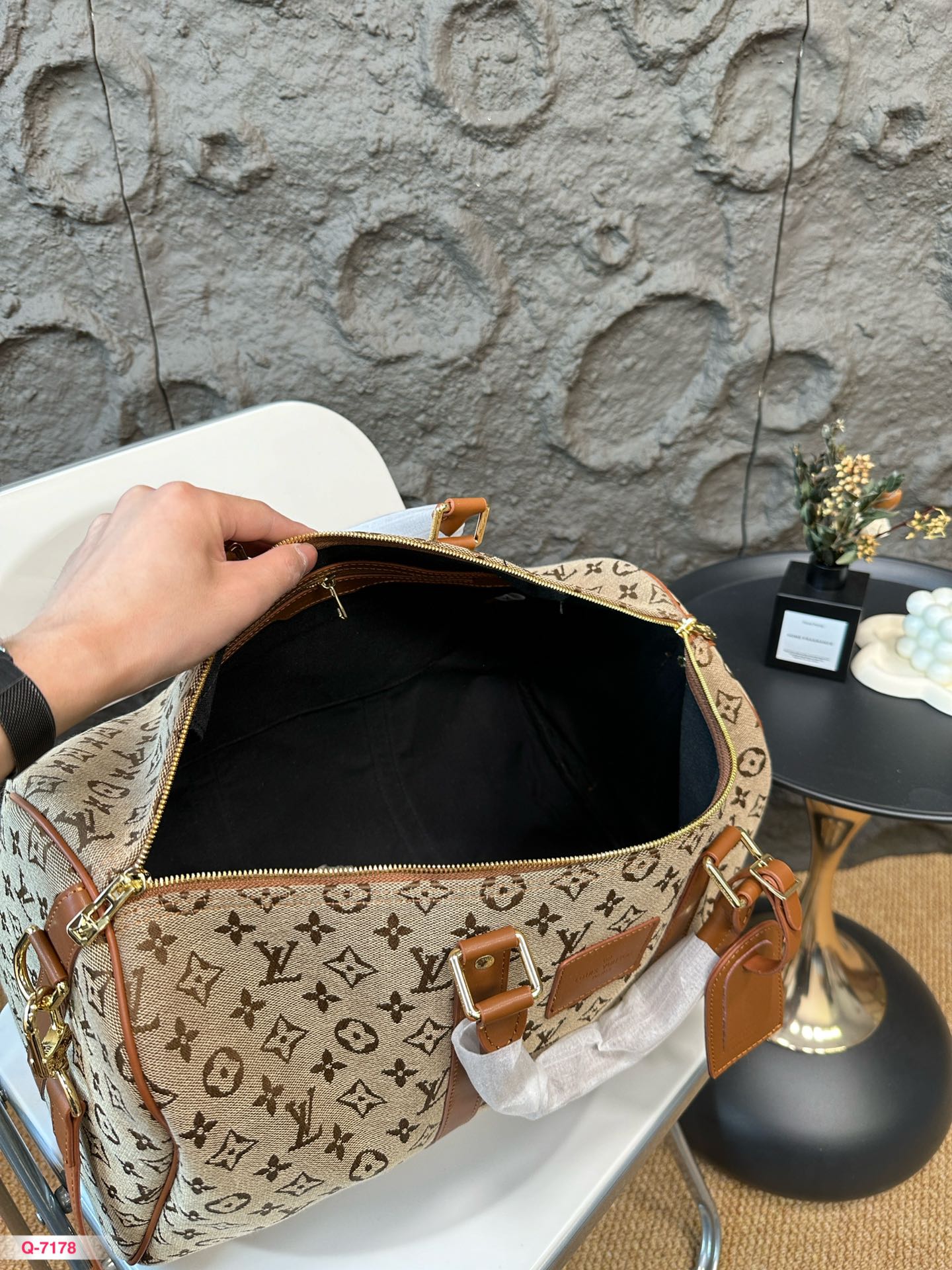 Louis new arrival traval bag size: 45*26cm