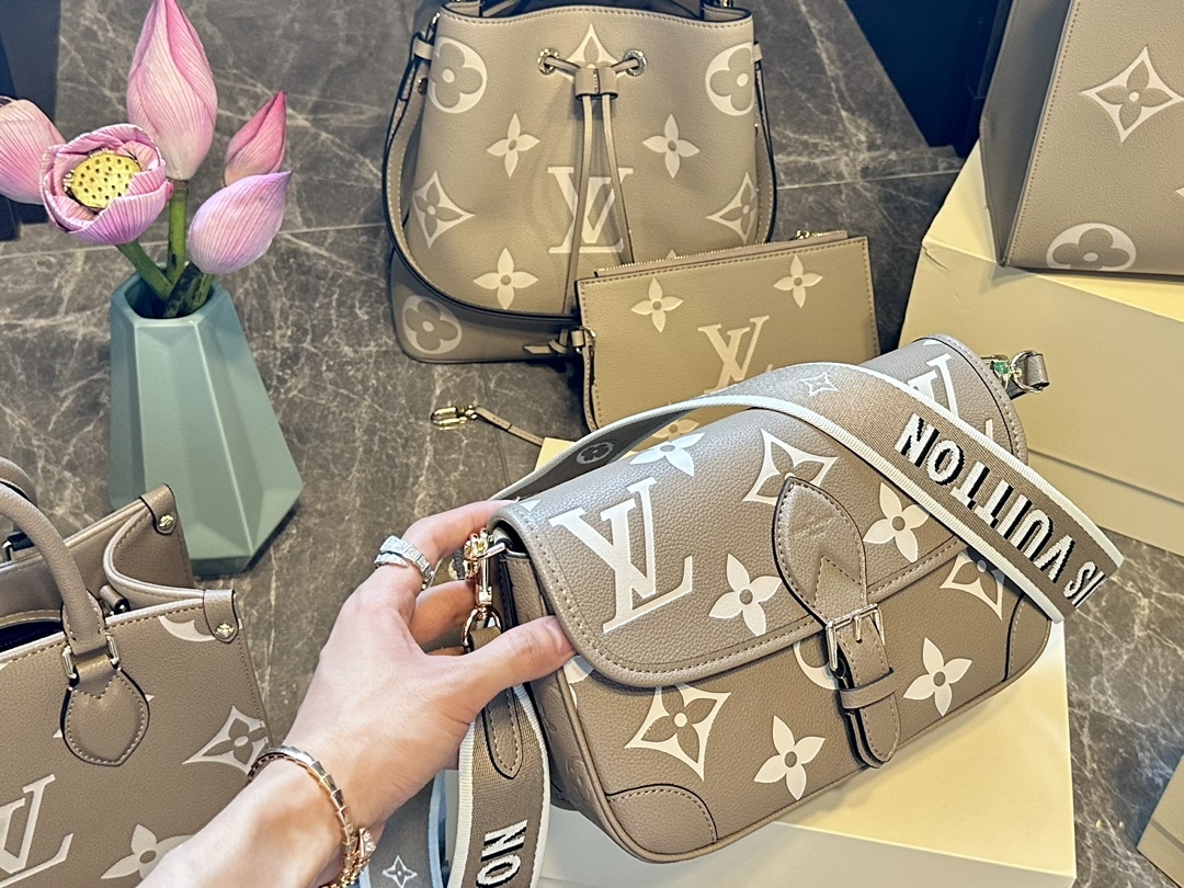 Louis M45985 new arrival bag size: 24 x 15 x 9cm