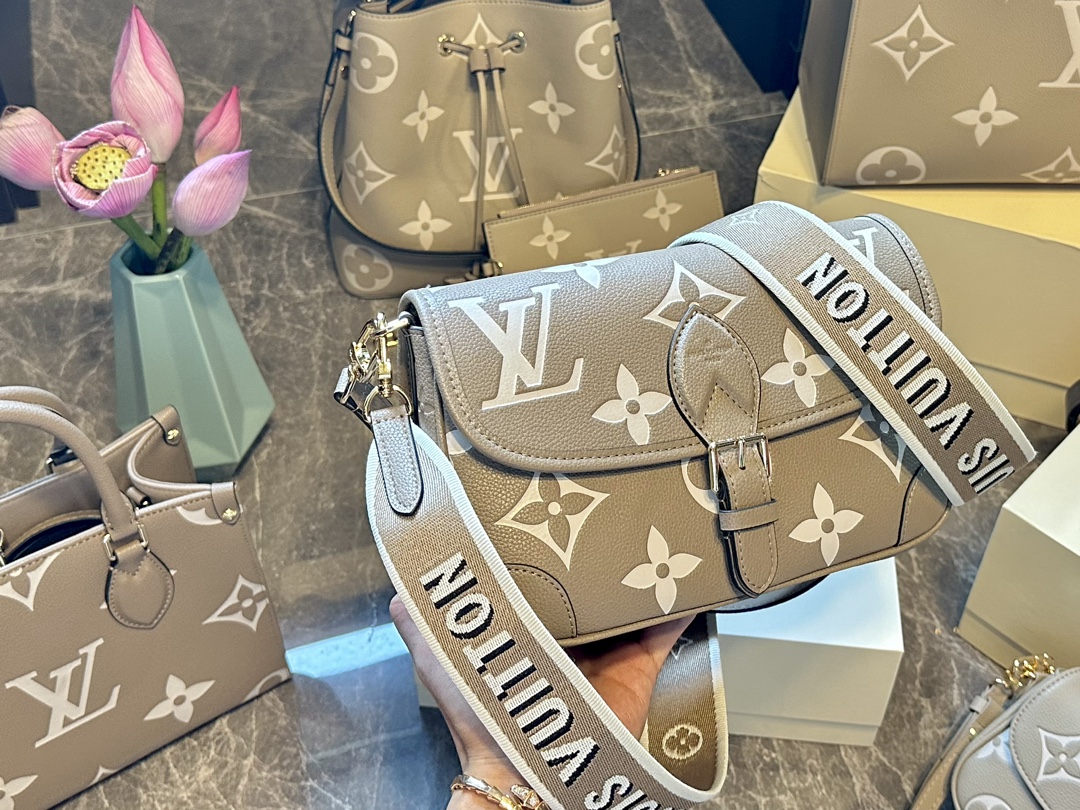 Louis M45985 new arrival bag size: 24 x 15 x 9cm