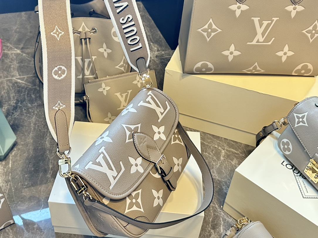 Louis M45985 new arrival bag size: 24 x 15 x 9cm