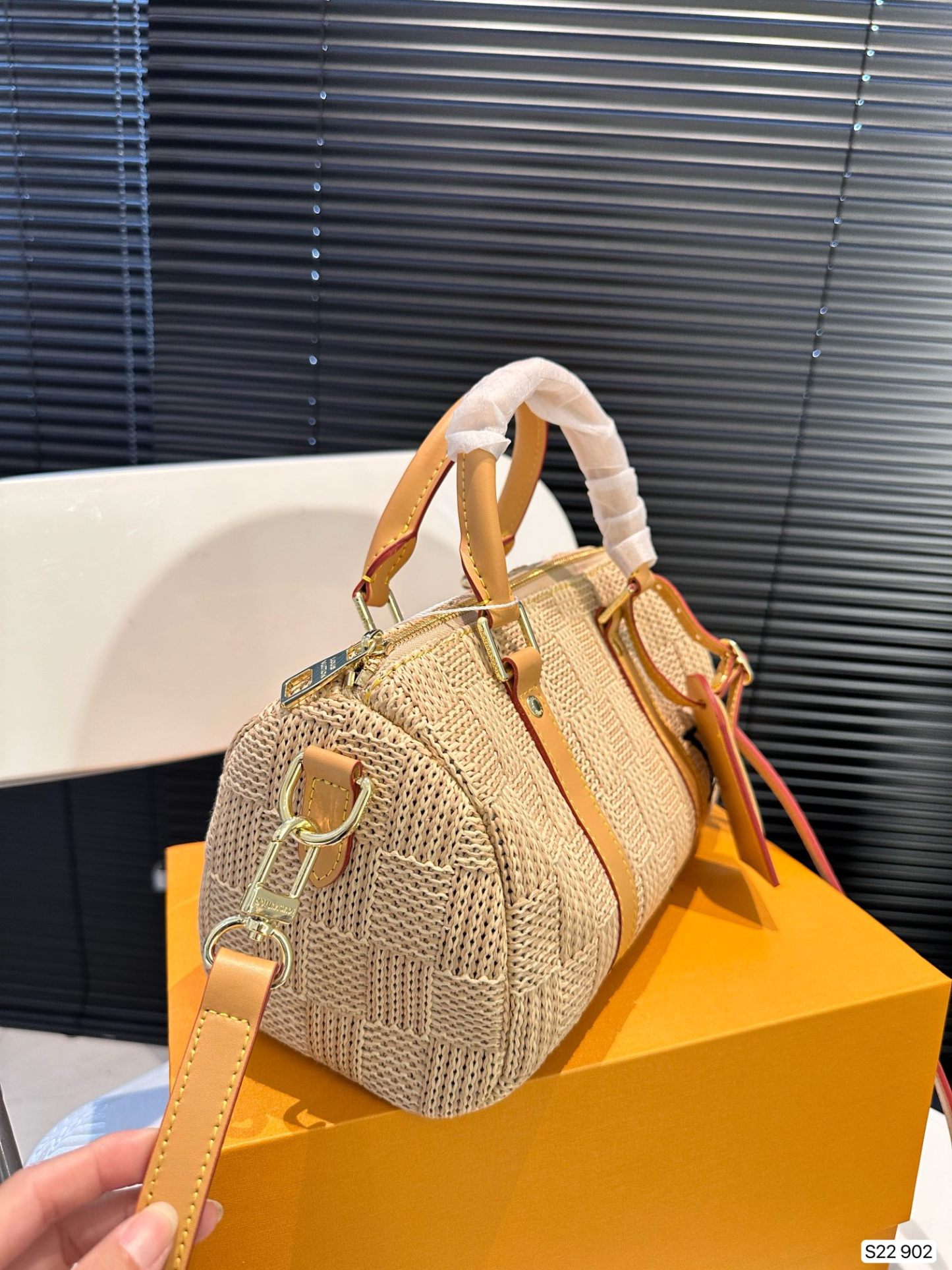 Louis new arrival Noe Purse bag size: 25 * 14 cm