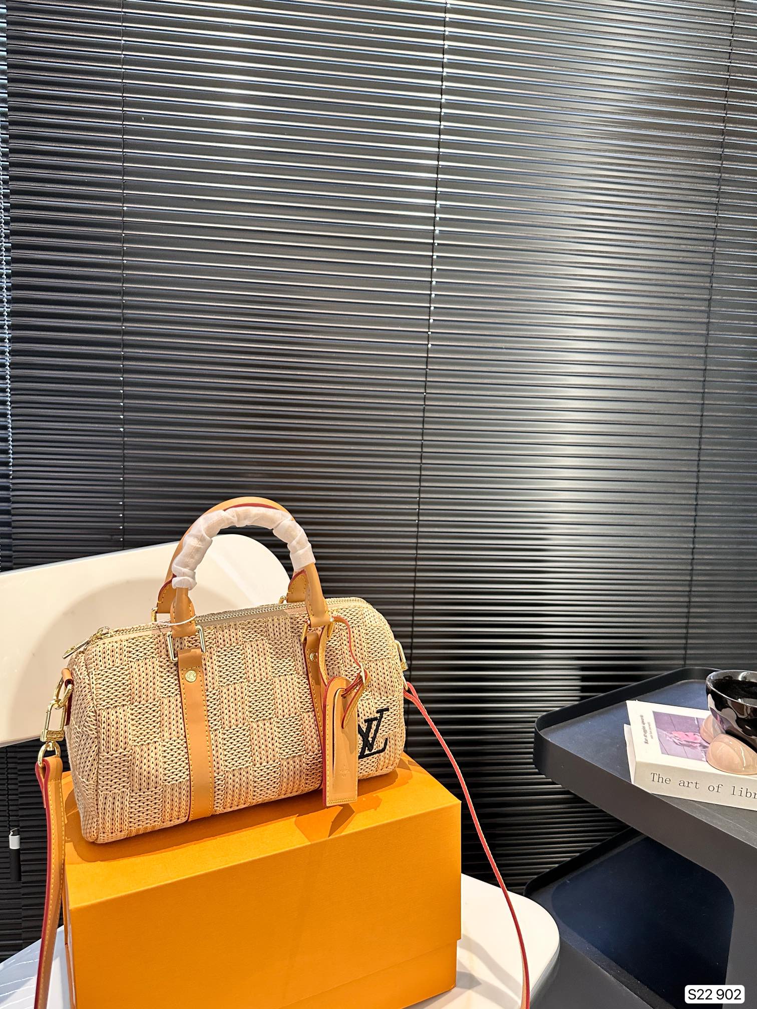 Louis new arrival Noe Purse bag size: 25 * 14 cm