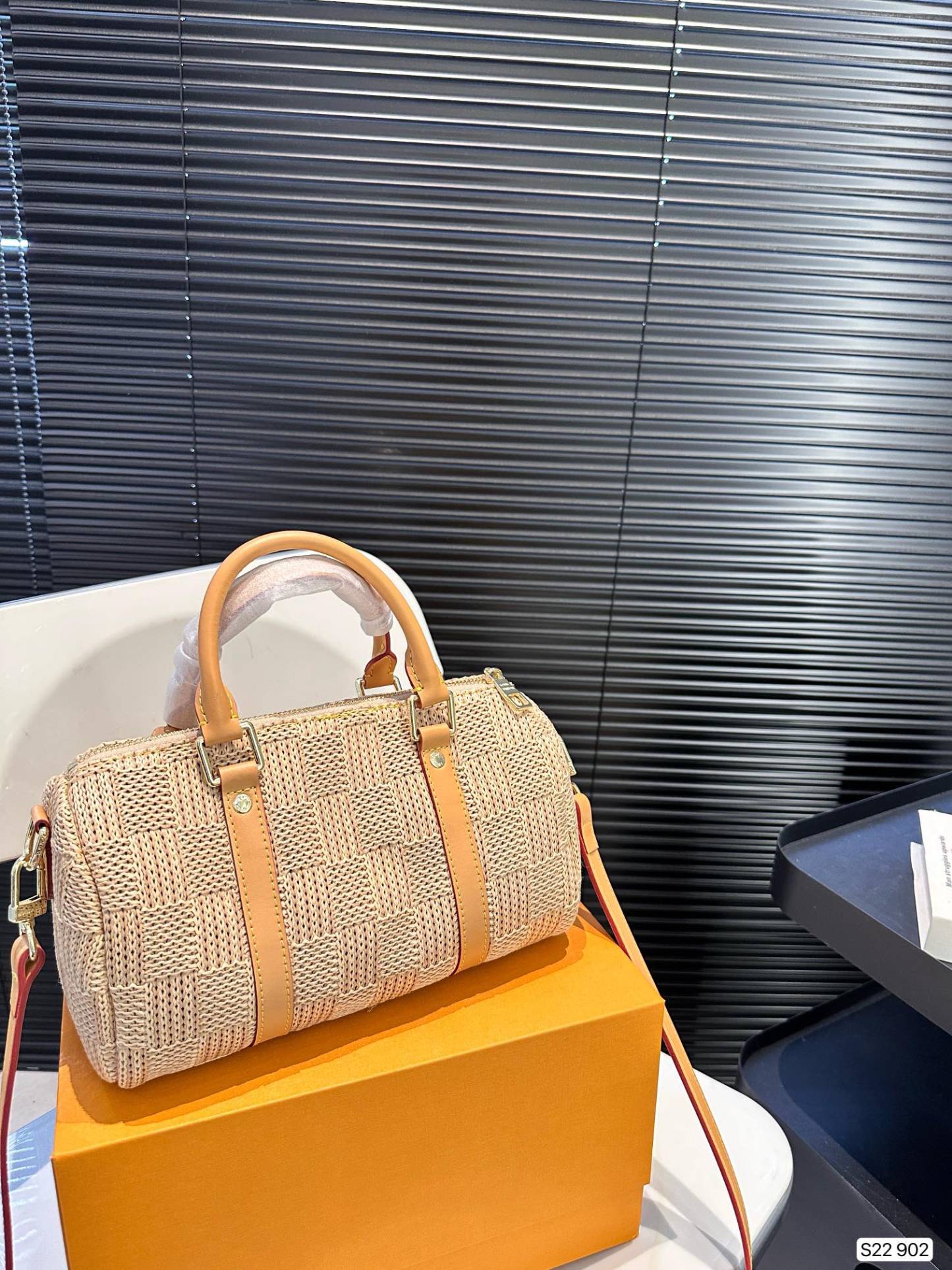 Louis new arrival Noe Purse bag size: 25 * 14 cm