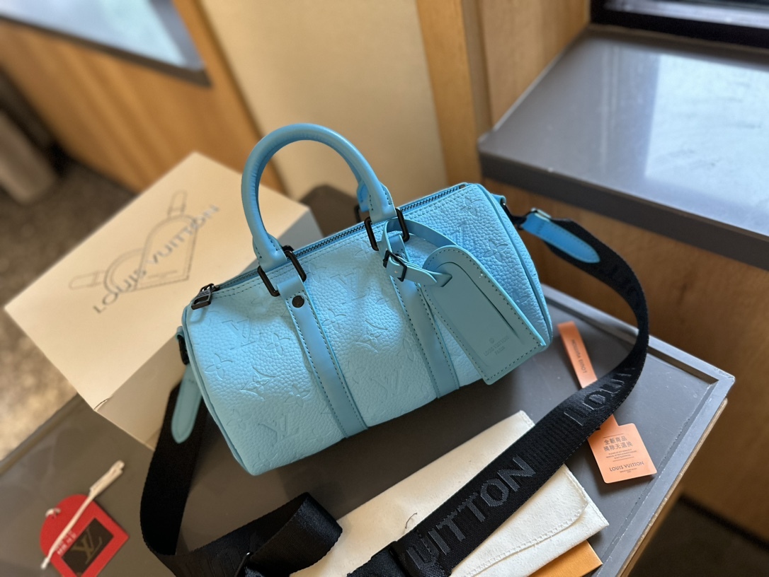 Louis new arrival keepall bag size:25 *12 cm