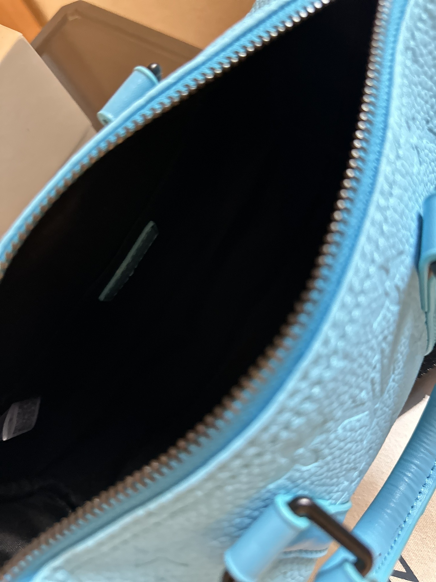 Louis new arrival keepall bag size:25 *12 cm