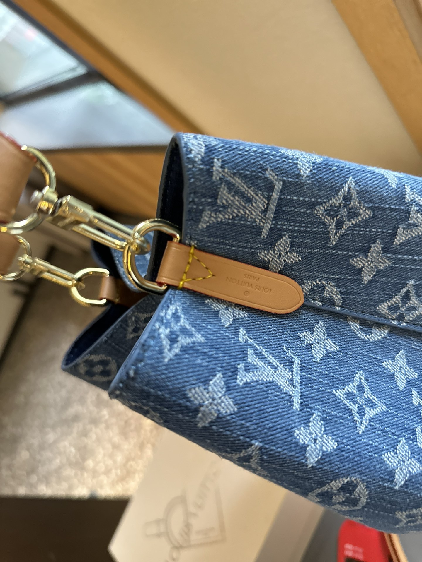 Louis new arrival NEONOE M44022  bag size: 20 cm