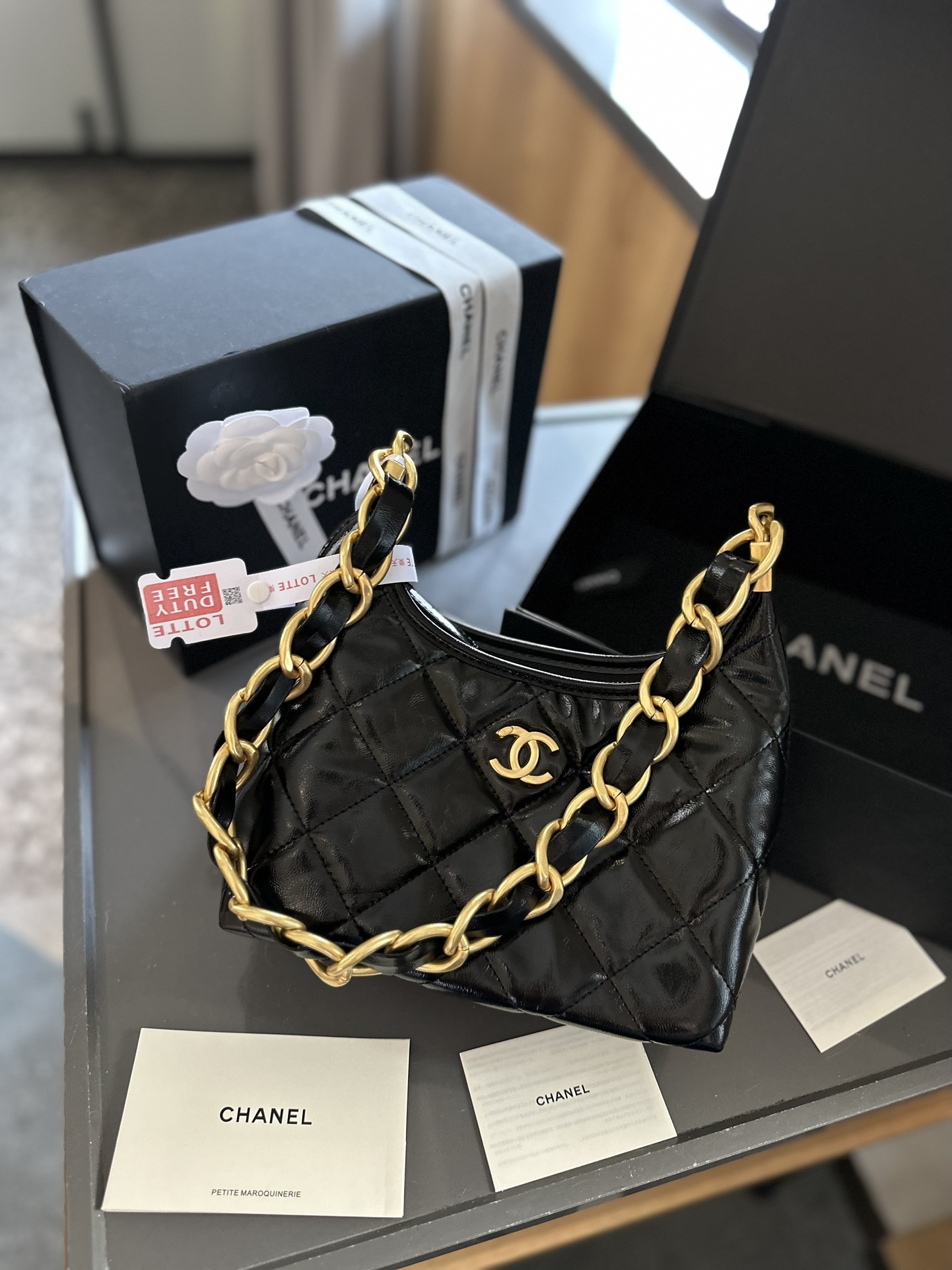 cc-new-arrival-24-hobo-bag-size-22cm-8236