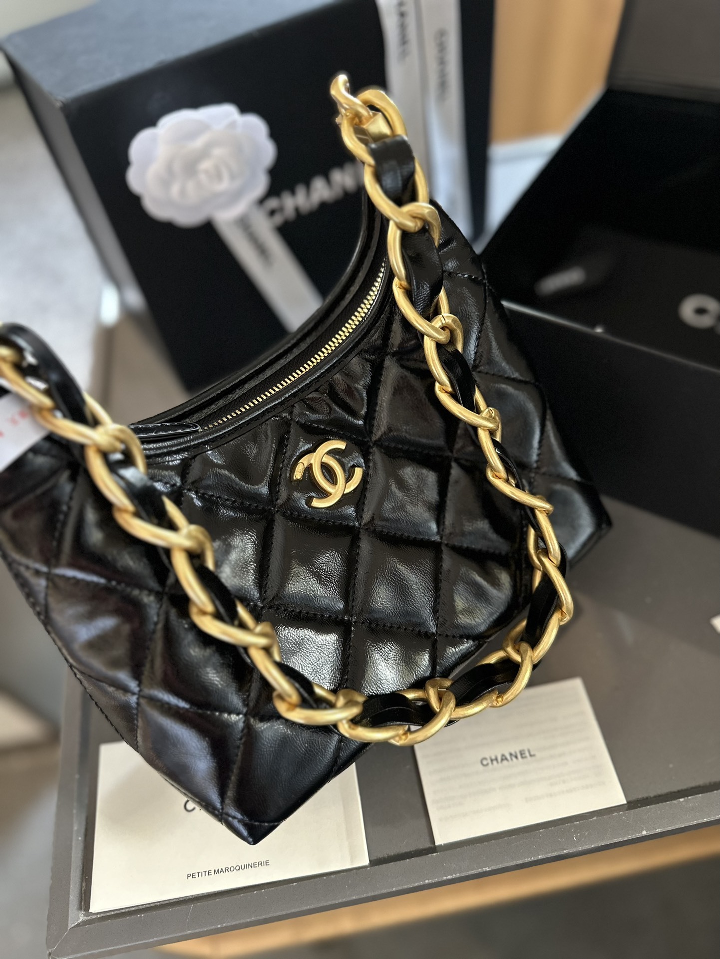 cc-new-arrival-24-hobo-bag-size-22cm-8236