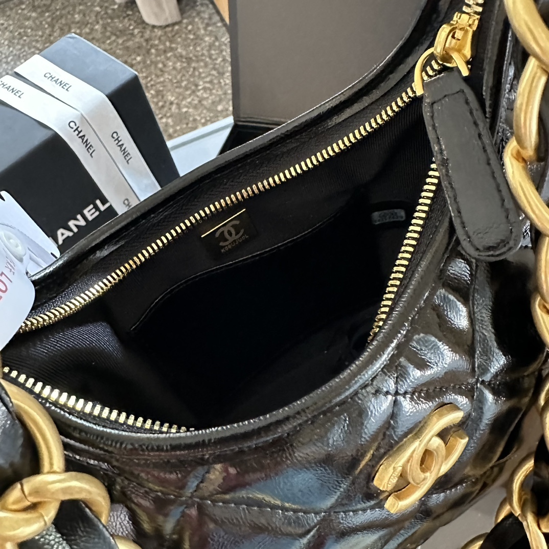 cc-new-arrival-24-hobo-bag-size-22cm-8236