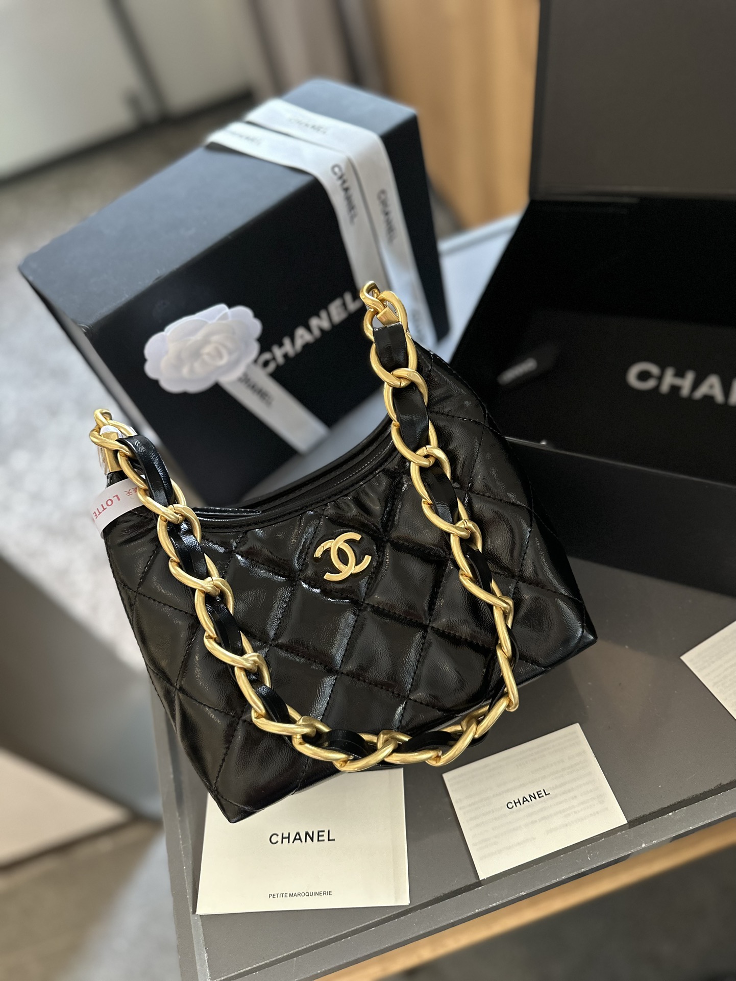 cc-new-arrival-24-hobo-bag-size-22cm-8236