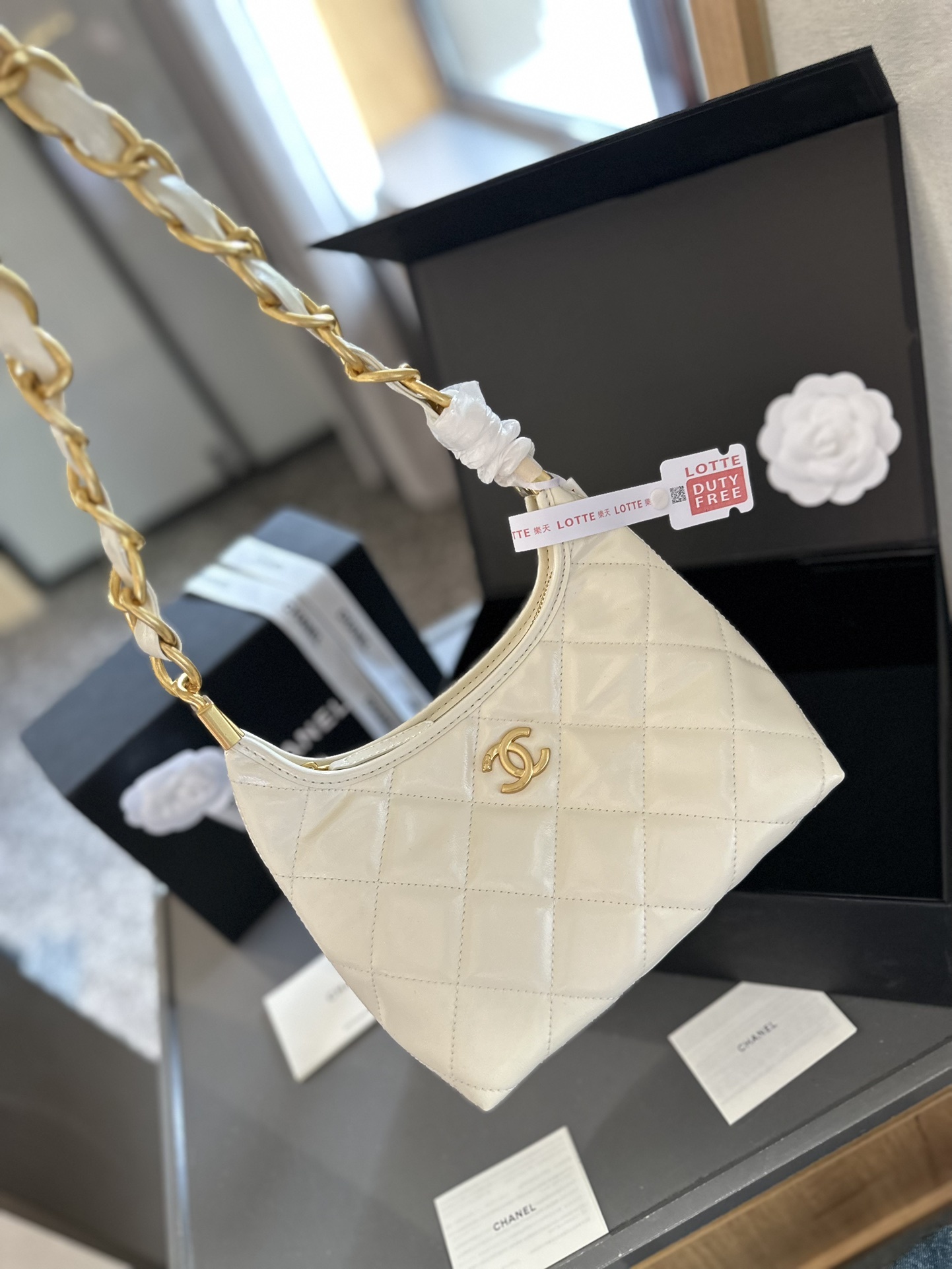 cc-new-arrival-24-hobo-bag-size-22cm-8236