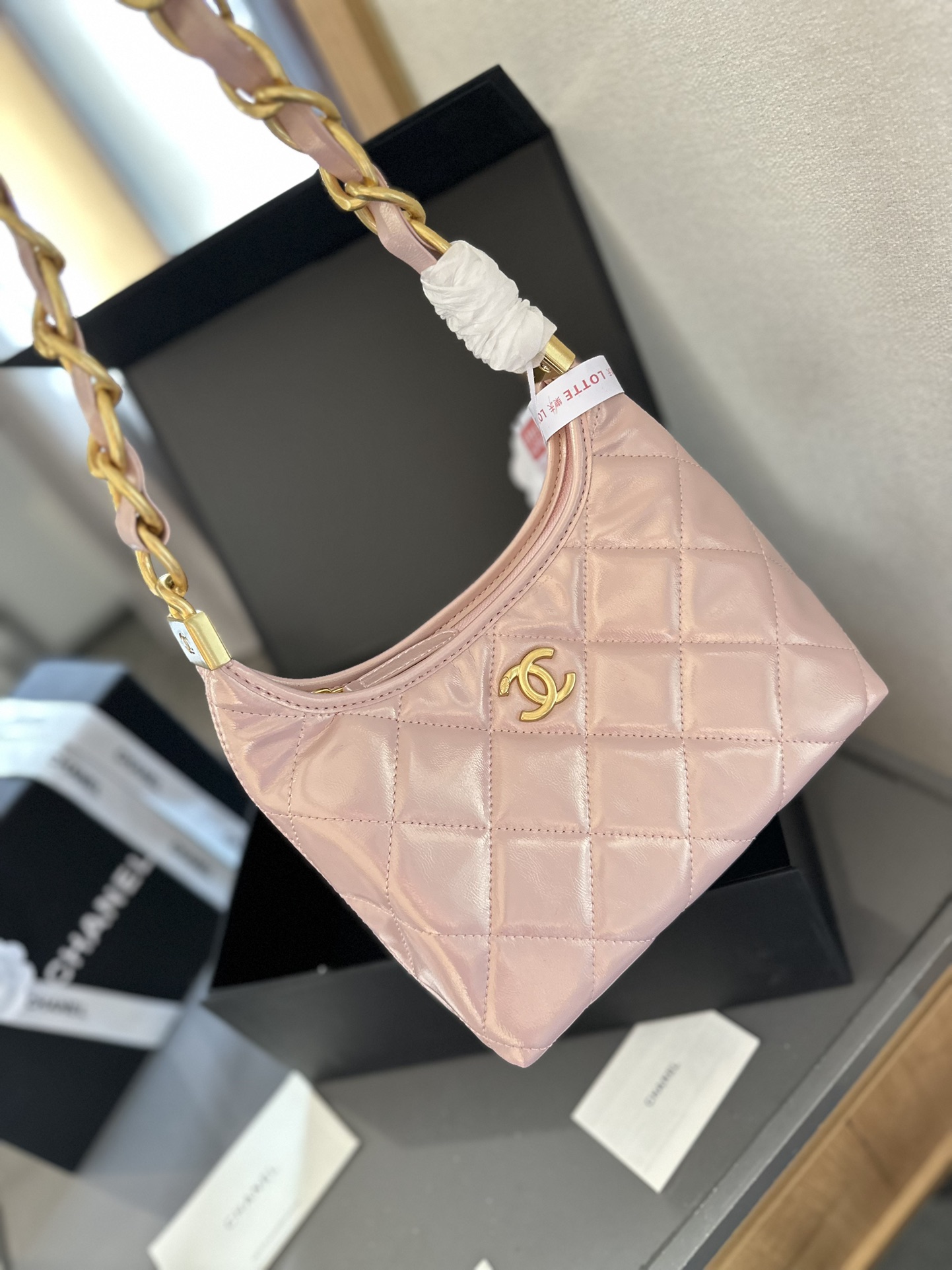 cc-new-arrival-24-hobo-bag-size-22cm-8236