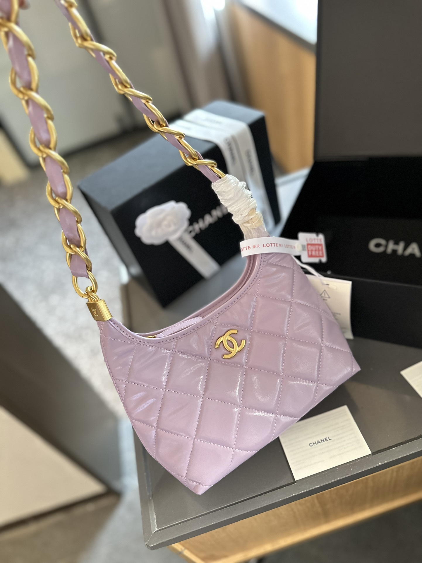 cc-new-arrival-24-hobo-bag-size-22cm-8236