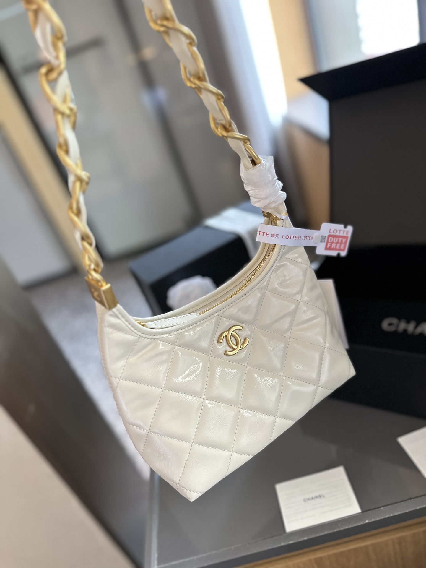 cc-new-arrival-24-hobo-bag-size-22cm-8236