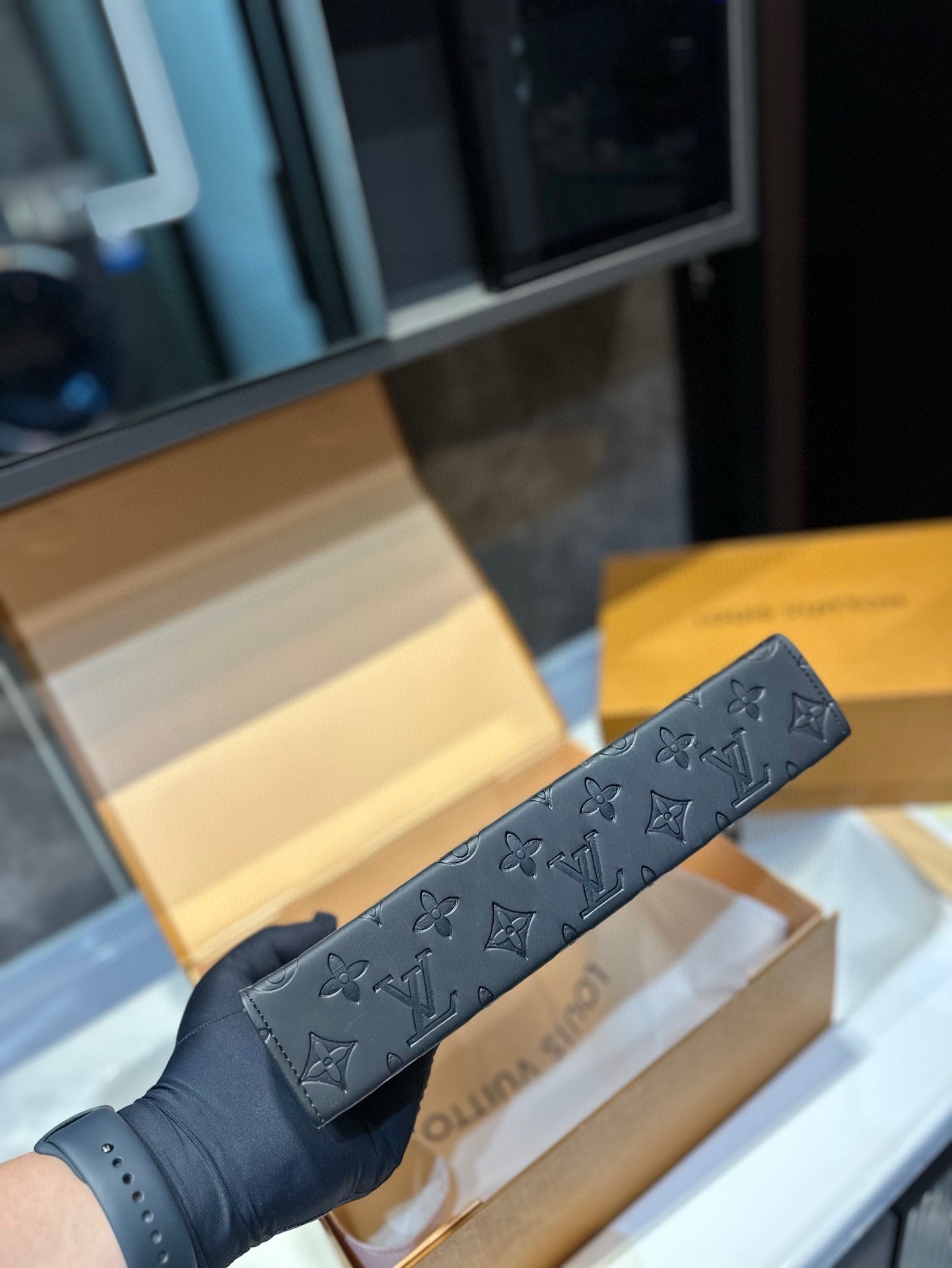 Louis new arrival handbag size: 26 cm