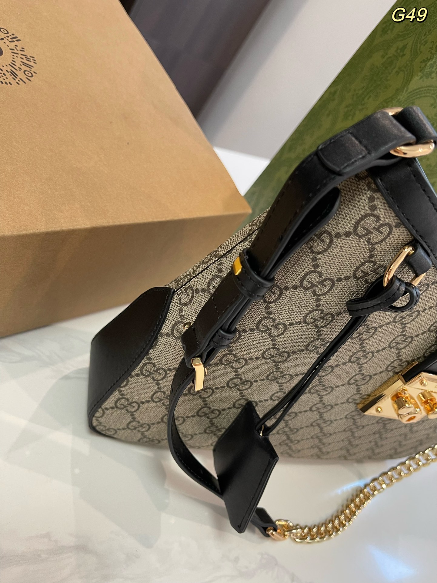 gg-padlock-new-arrival-bag-size-31-22cm-5253