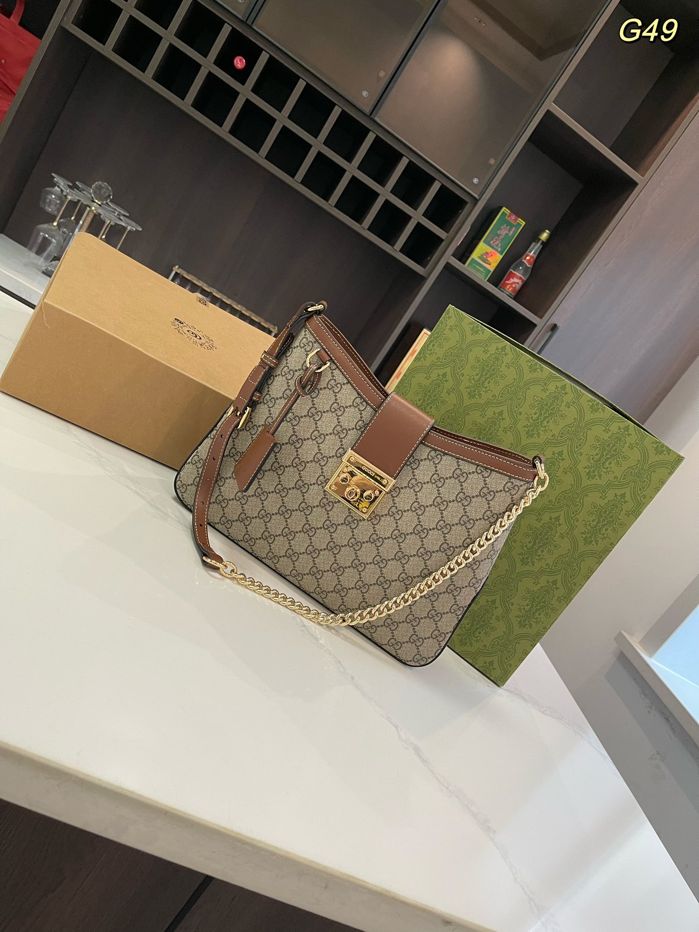 gg-padlock-new-arrival-bag-size-31-22cm-5253