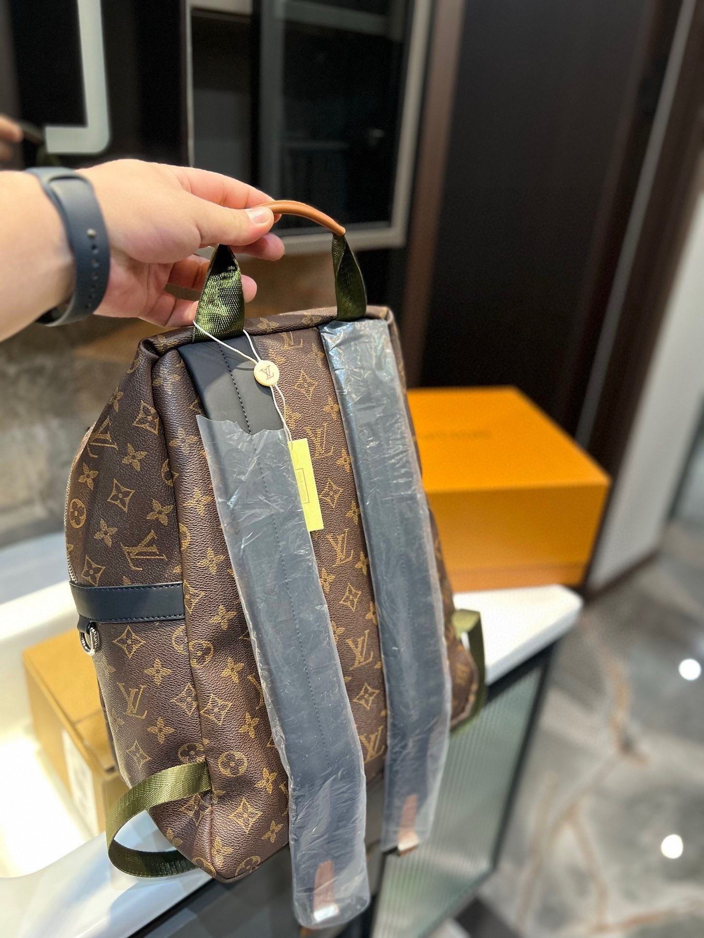 louis-new-arrival-backpack-bag-size-28-37-cm-519