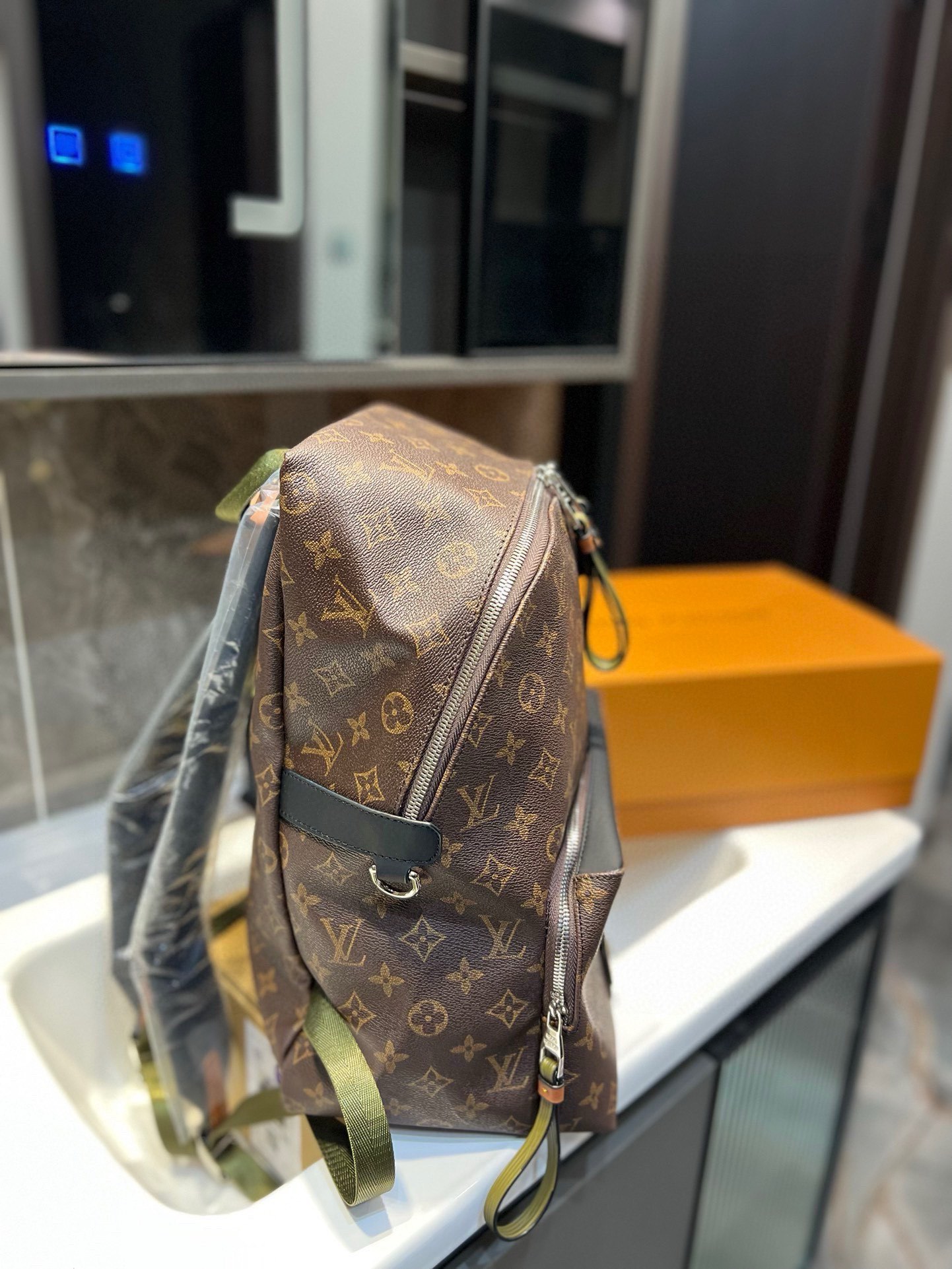 louis-new-arrival-backpack-bag-size-28-37-cm-519