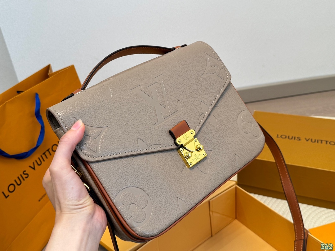 louis-2024-new-arrival-pochette-bag-size-24-18-cm-859