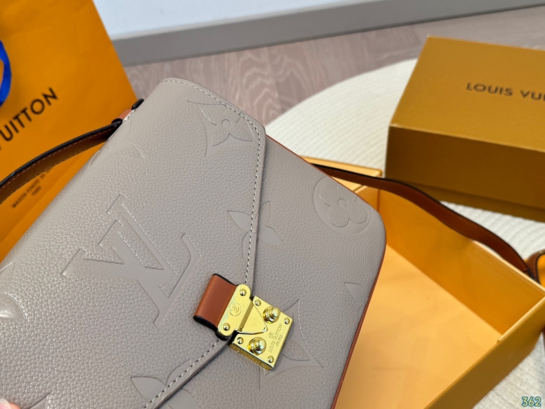 louis-2024-new-arrival-pochette-bag-size-24-18-cm-859