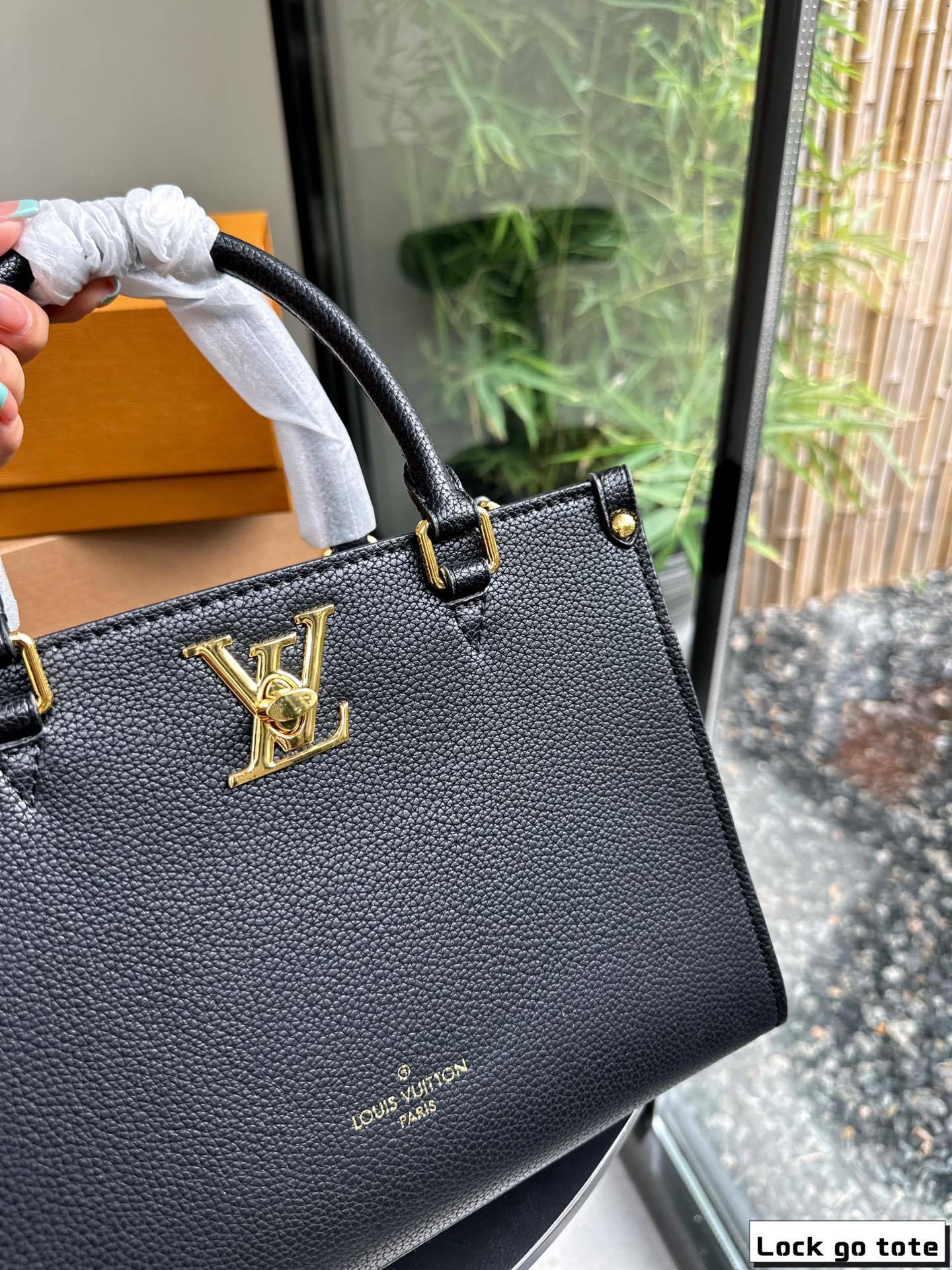 louis-new-arrival-lock-amp-go-tote-bag-size-25-20-cm-6477