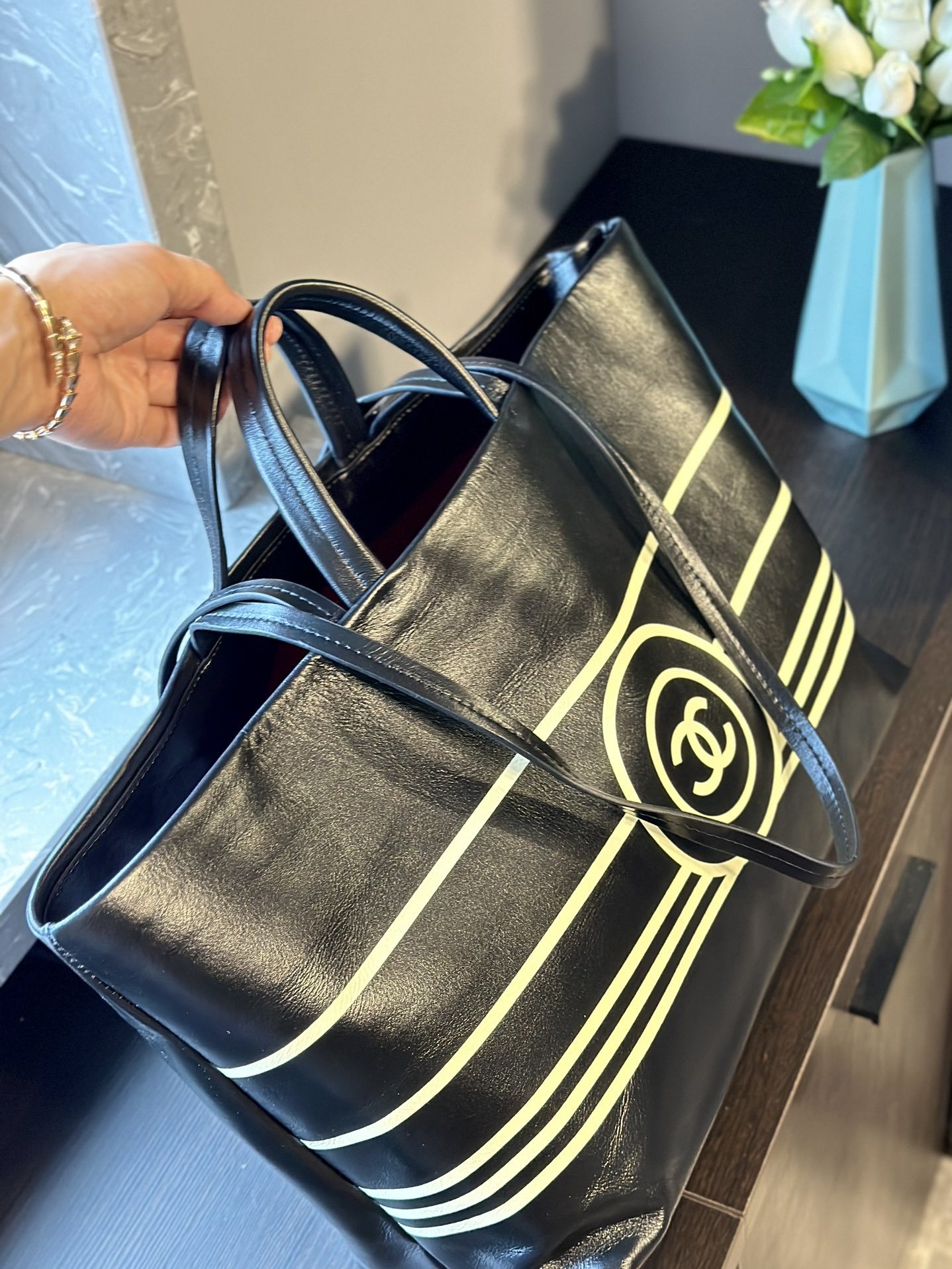 cc new arrival tote bag size: 38 * 27.5  cm