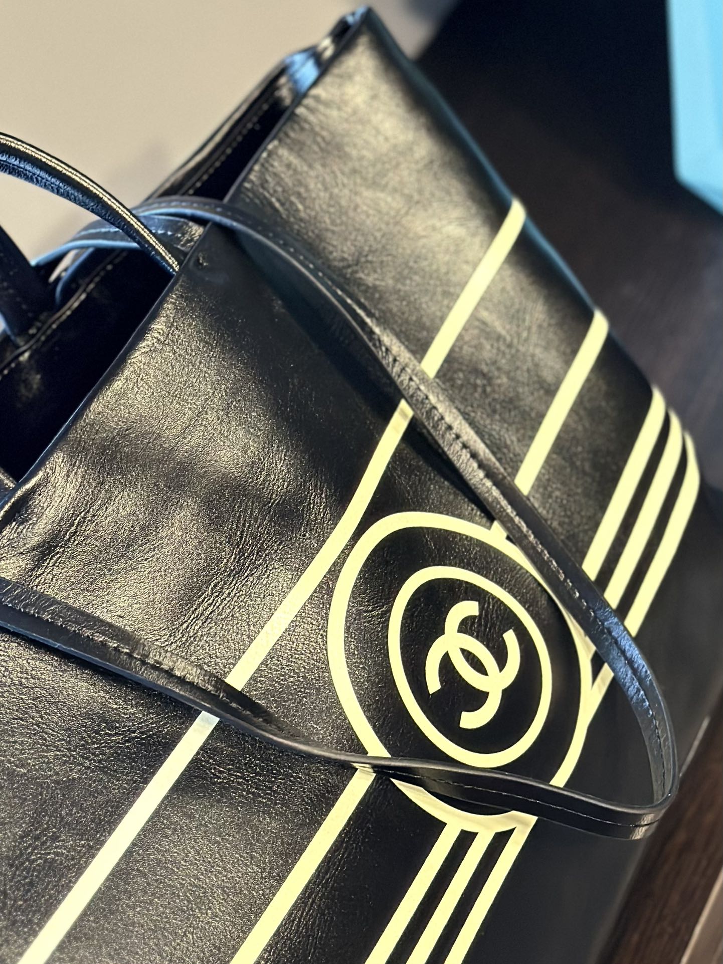 cc new arrival tote bag size: 38 * 27.5  cm