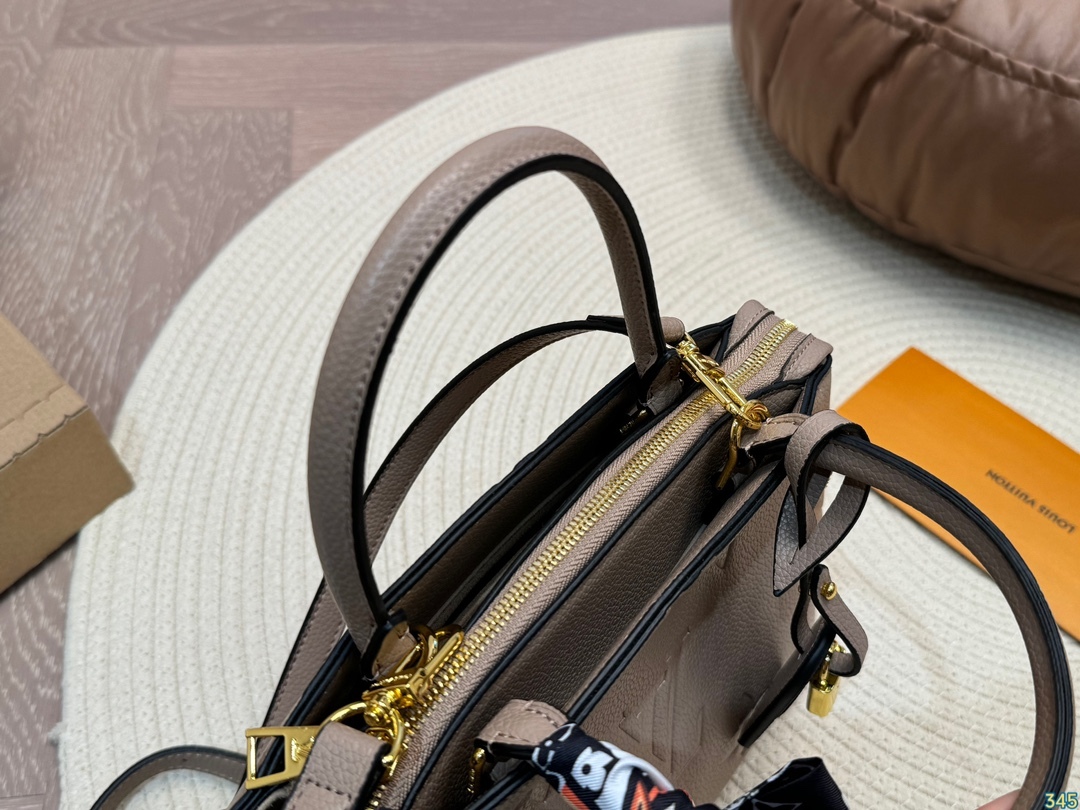 Louis new arrival Montaigne bag size: 28 * 20 cm