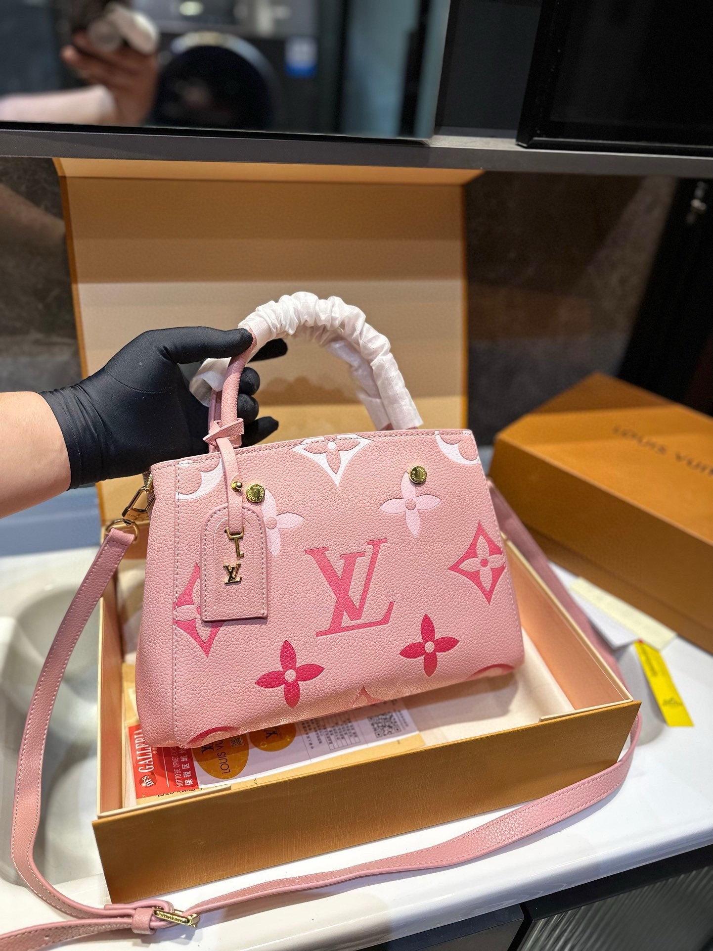 louis-2024-new-arrival-montaigne-bag-size-28-20-cm-2802