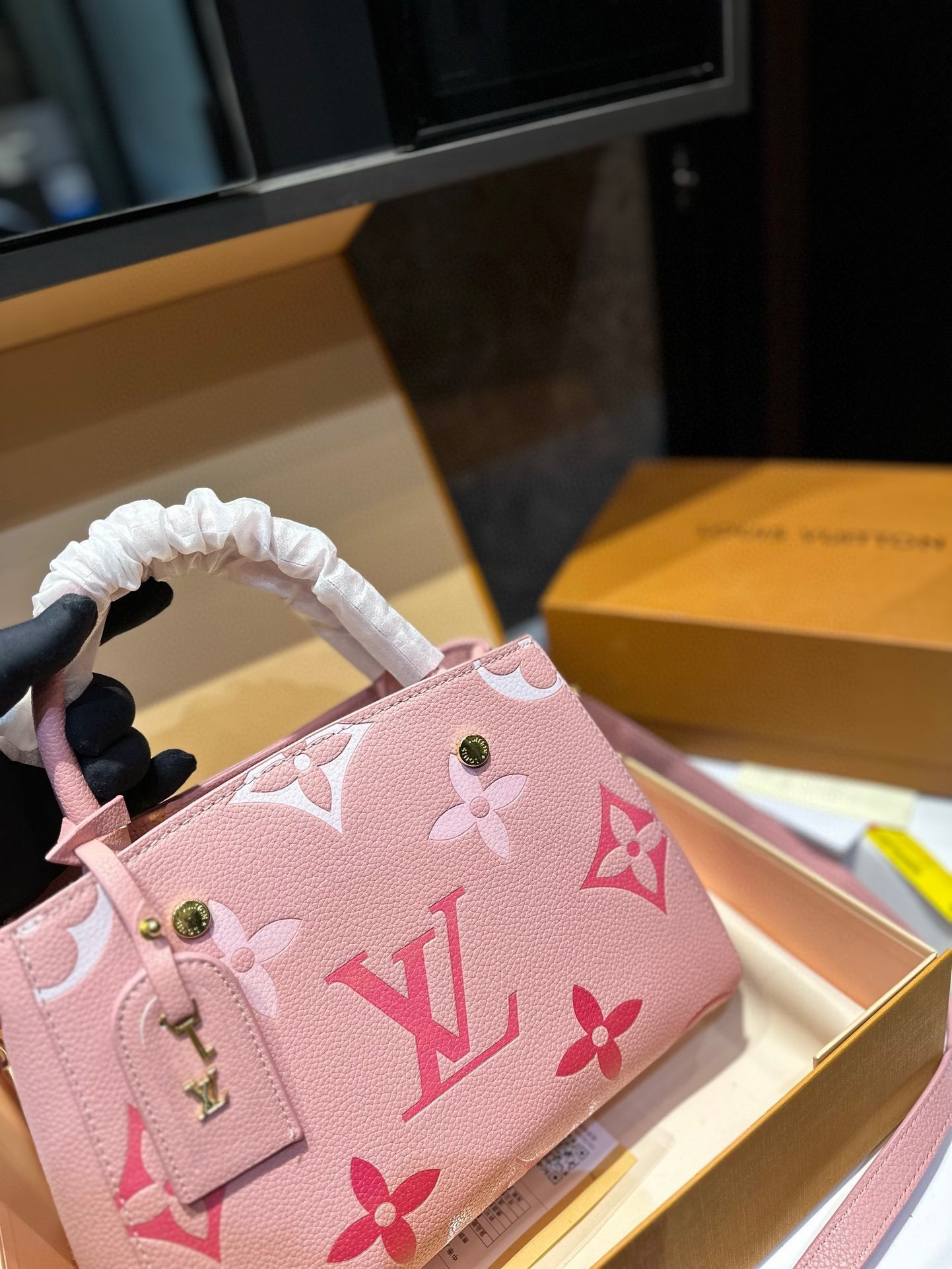 louis-2024-new-arrival-montaigne-bag-size-28-20-cm-2802