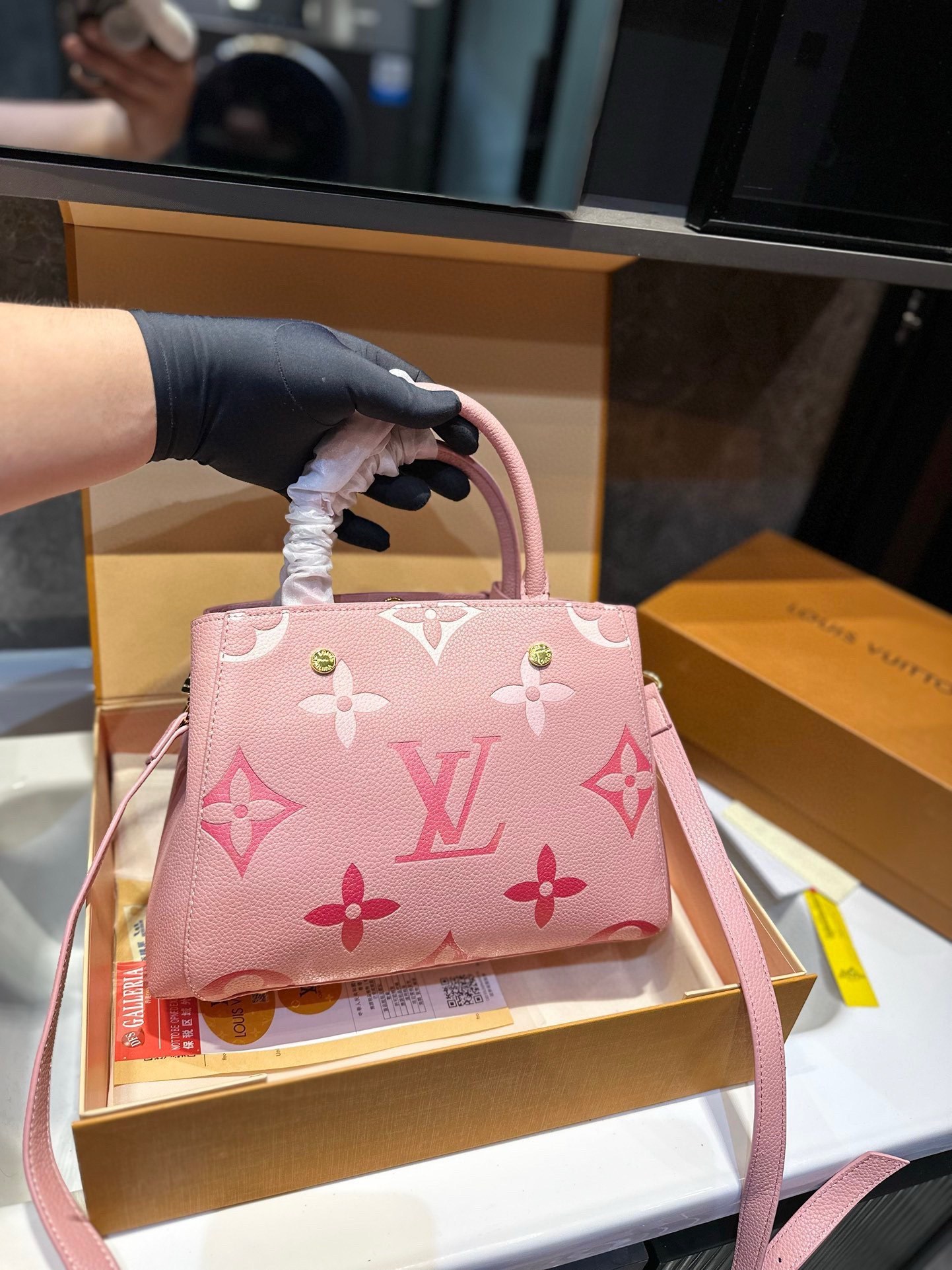 louis-2024-new-arrival-montaigne-bag-size-28-20-cm-2802