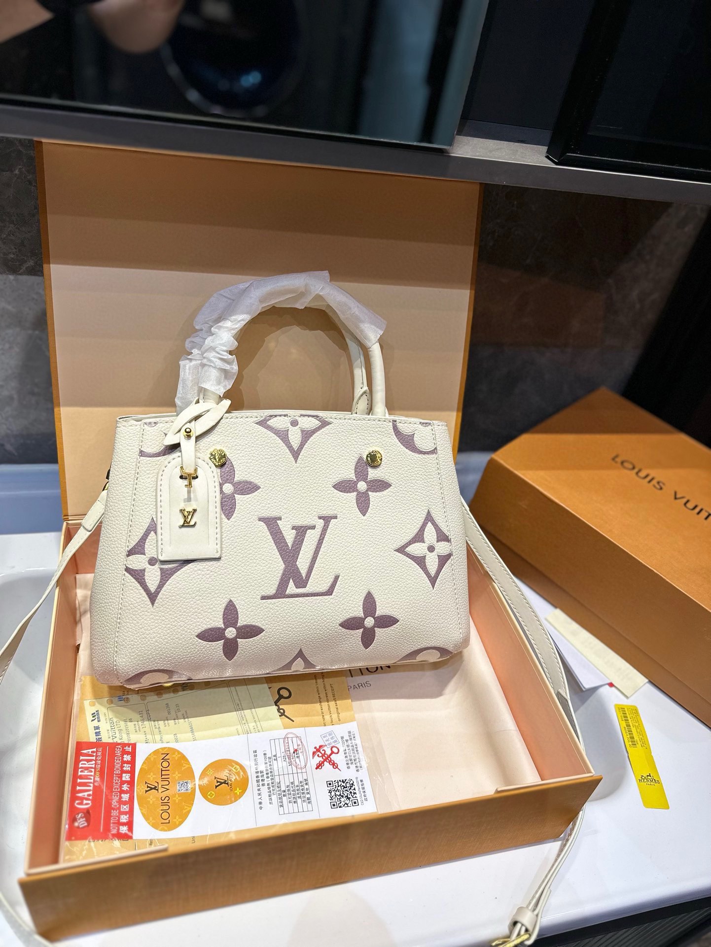 louis-2024-new-arrival-montaigne-bag-size-28-20-cm-2802