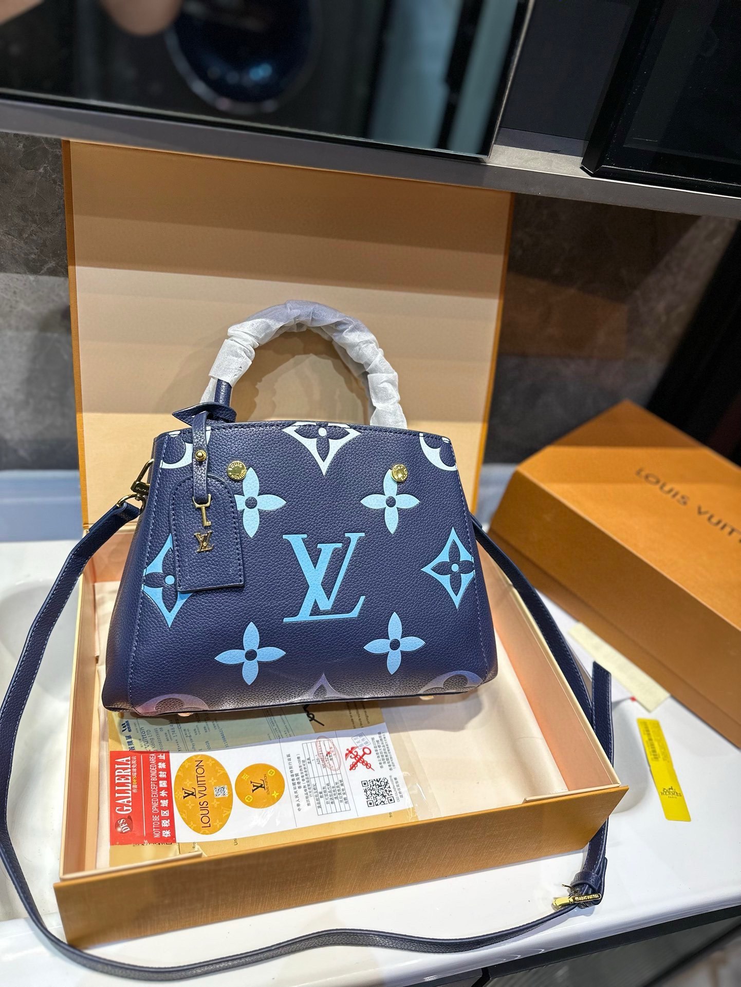 louis-2024-new-arrival-montaigne-bag-size-28-20-cm-2802