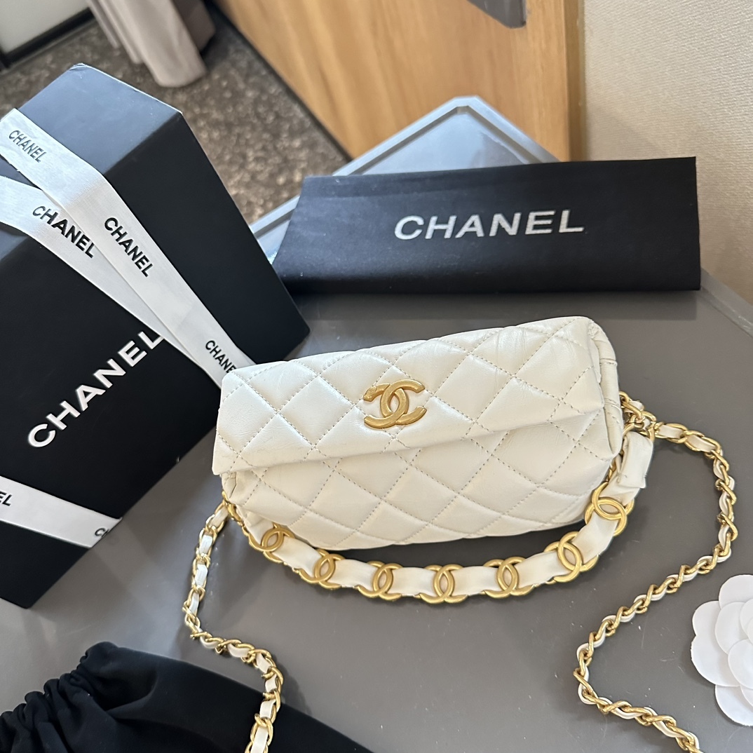 cc-ss24-hobo-bag-size-18-cm-1022