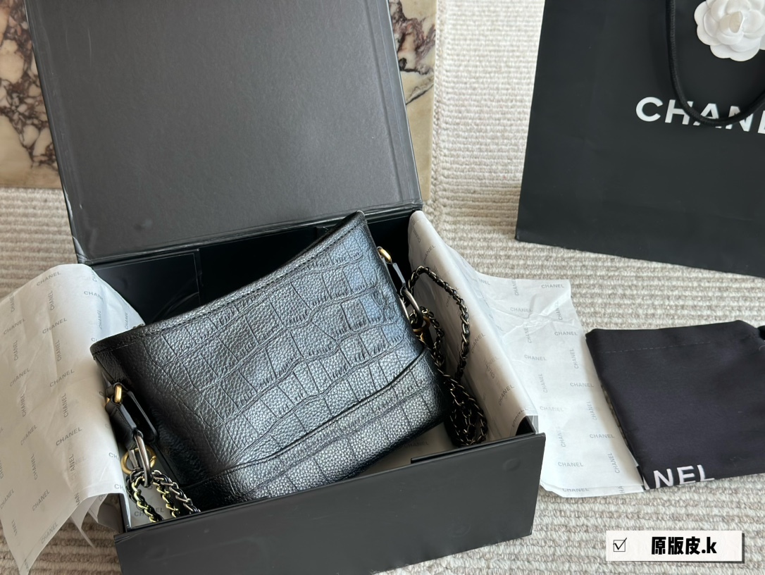 Cc new arrival Gabrielle small bag size: 20*15*8cm