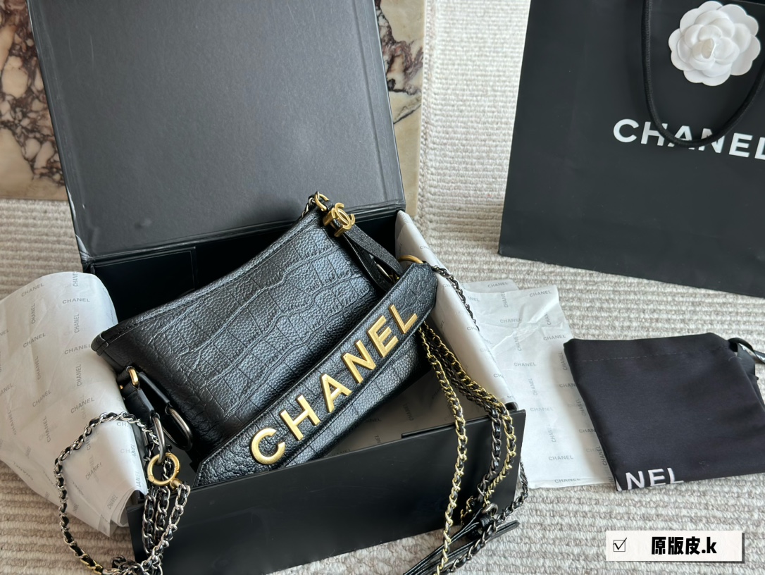 cc-new-arrival-gabrielle-small-bag-size-20-15-8cm-9917