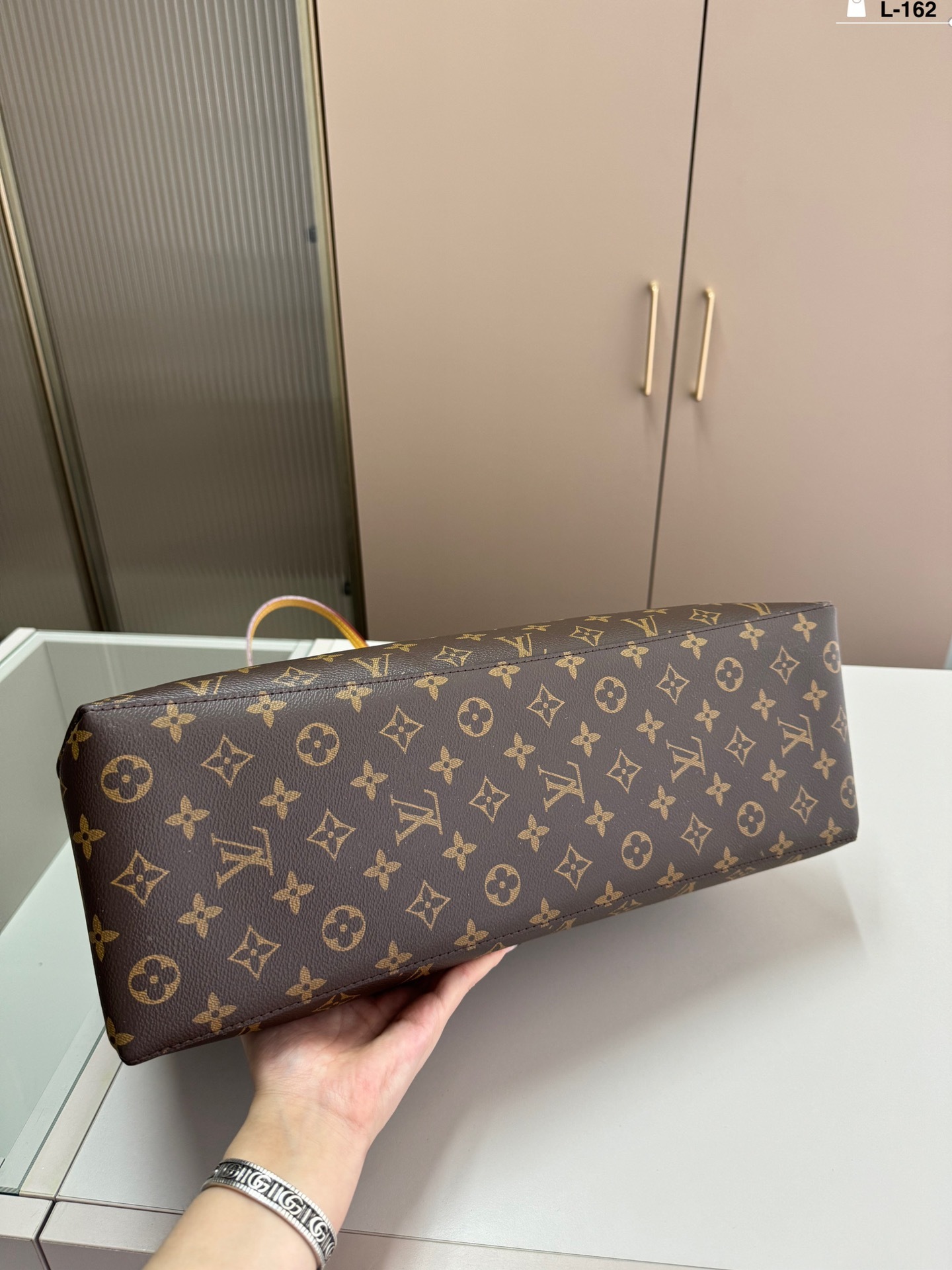 Louis new arrival tote bag size: 43.13.27 cm