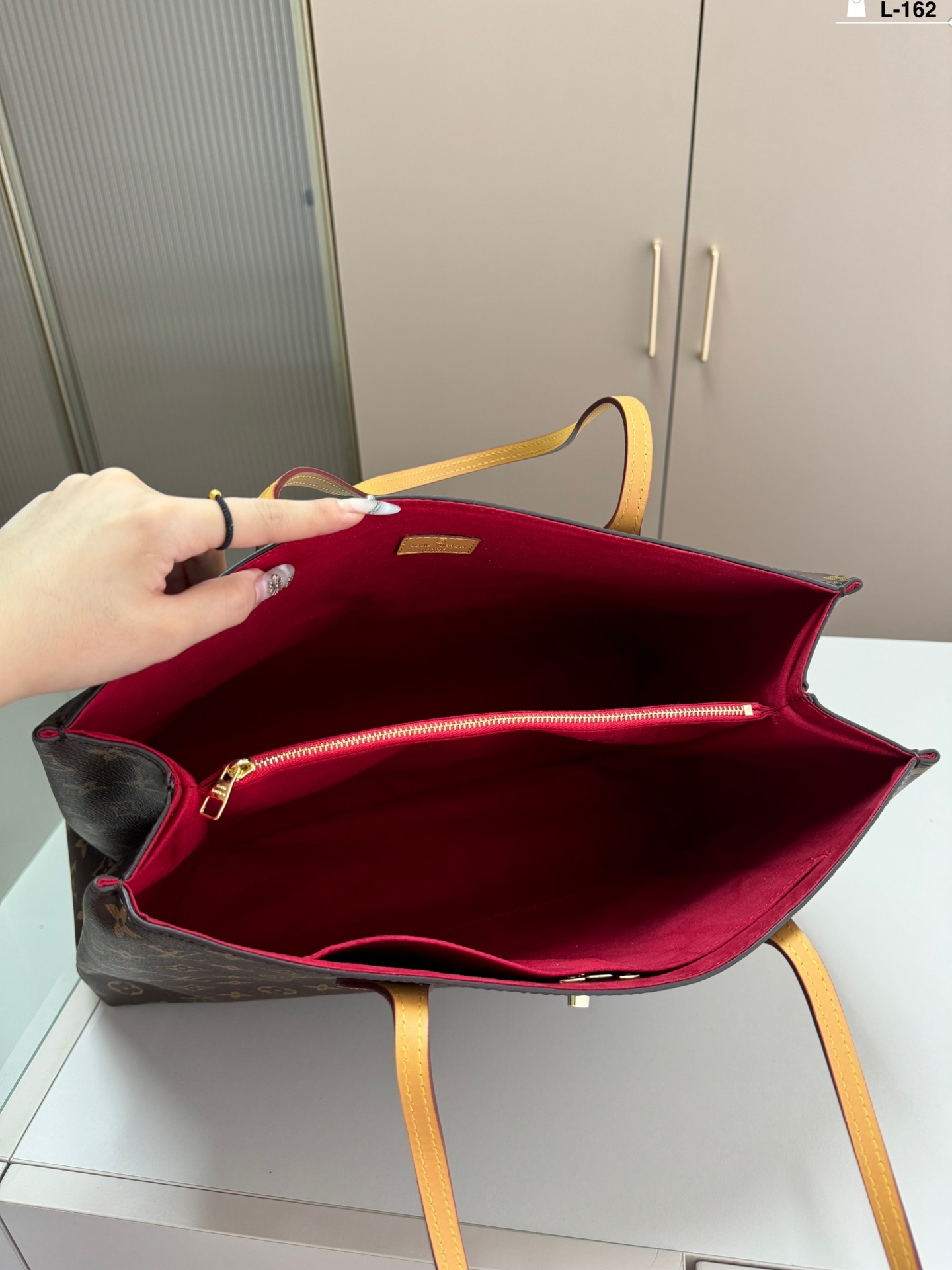 Louis new arrival tote bag size: 43.13.27 cm