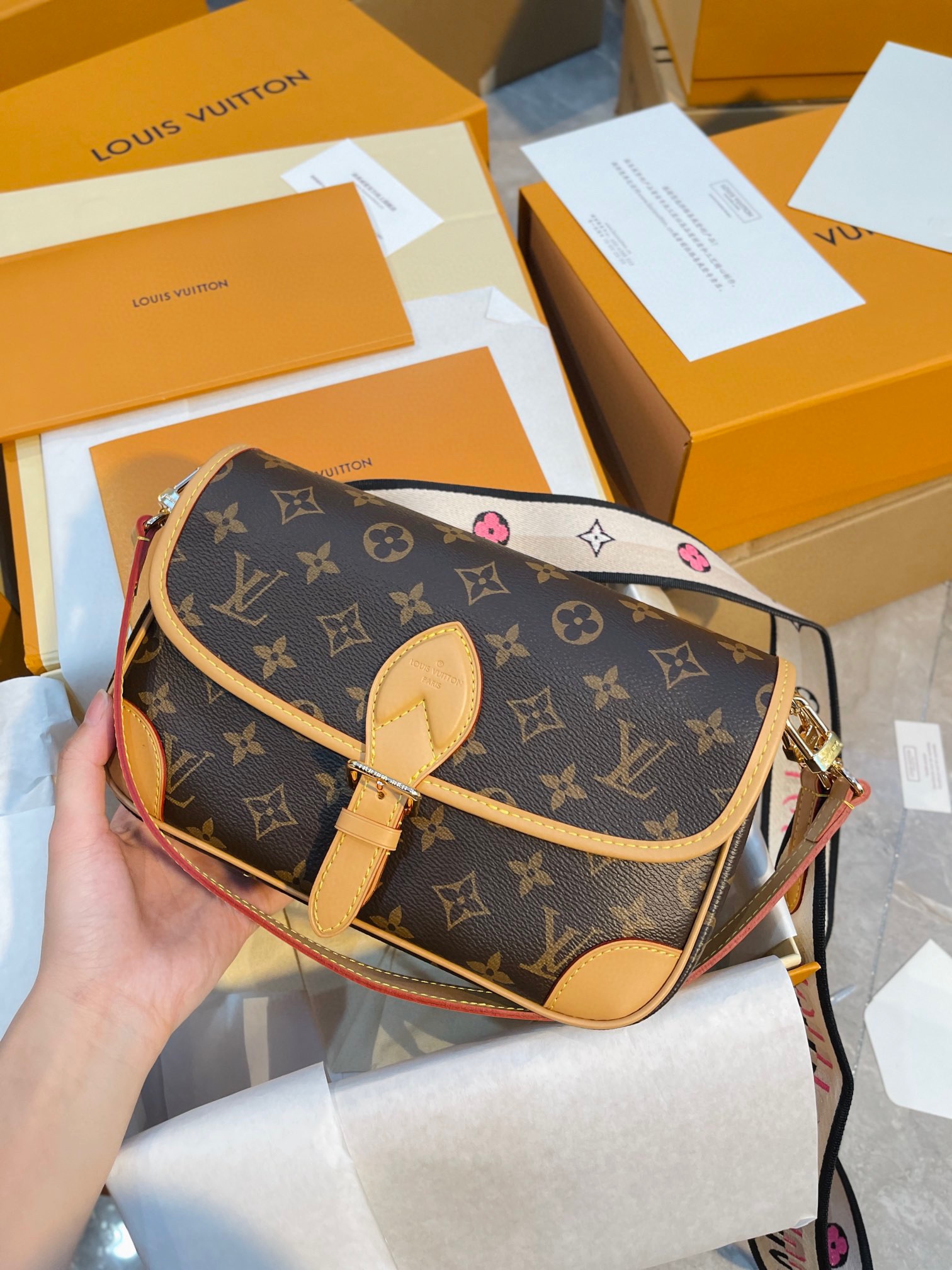 Louis new arrival bag size: 24cm