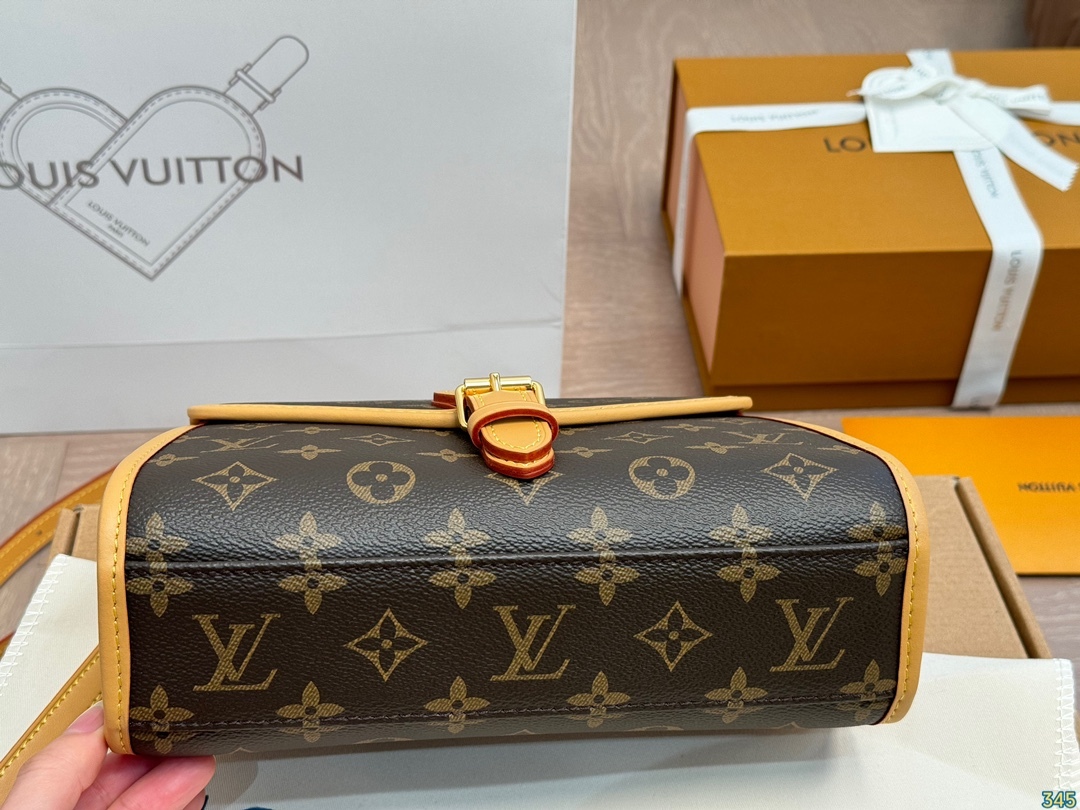 Louis new arrival ivy bag size: 23 * 16 cm