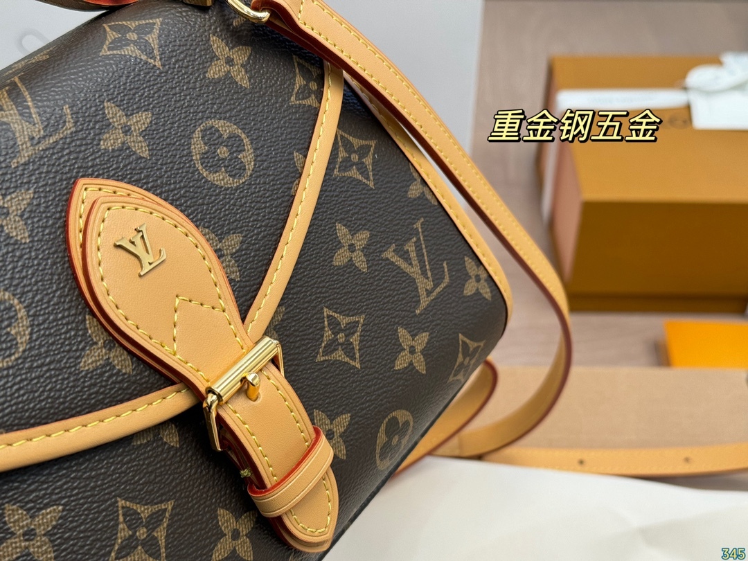 Louis new arrival ivy bag size: 23 * 16 cm